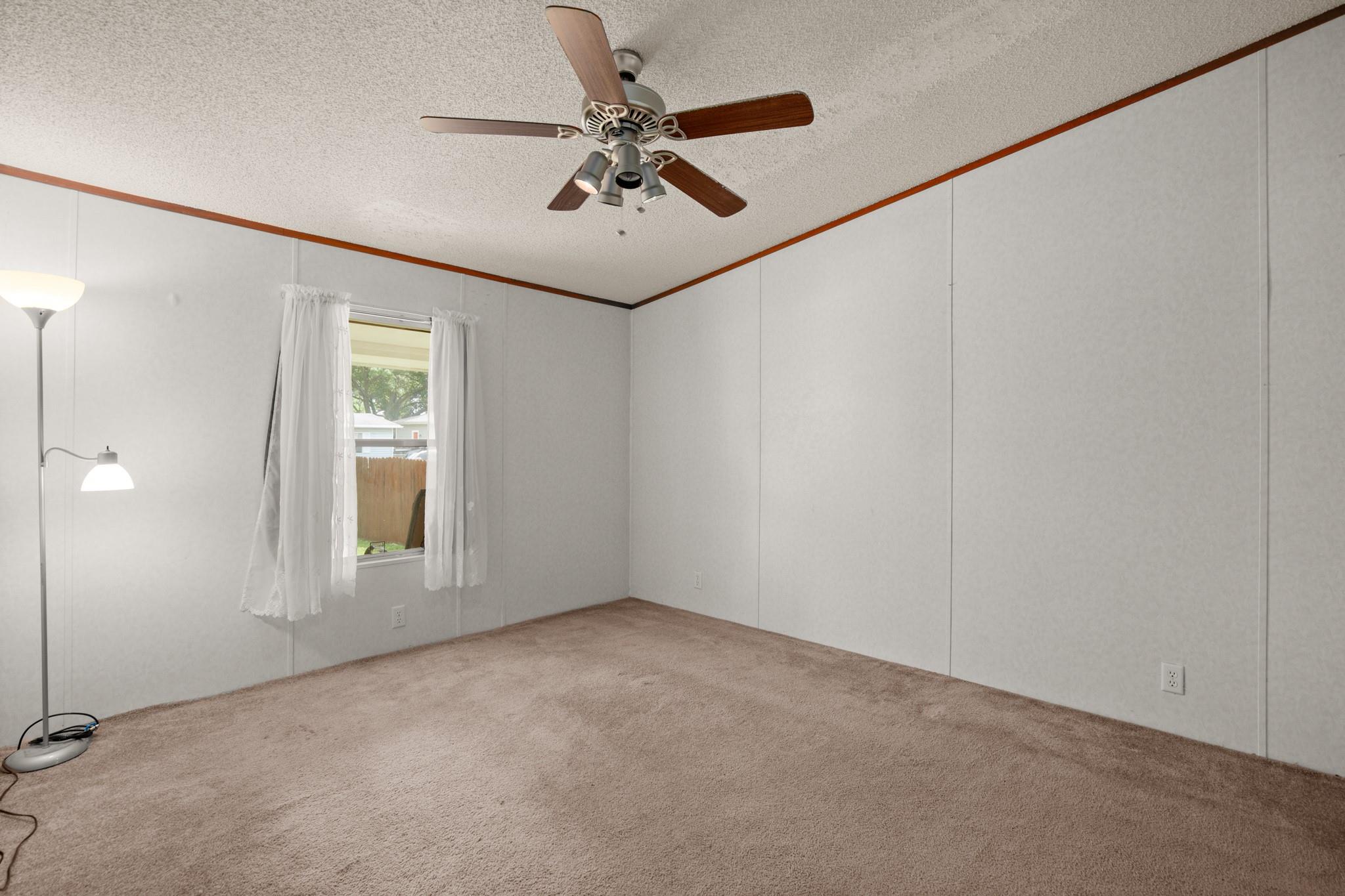 1104 Vasquez St Property Photo 10
