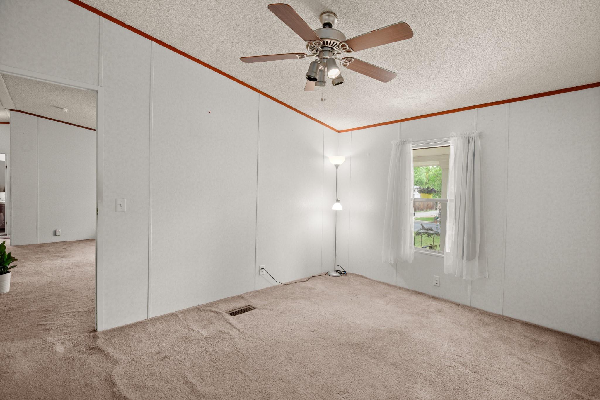 1104 Vasquez St Property Photo 11