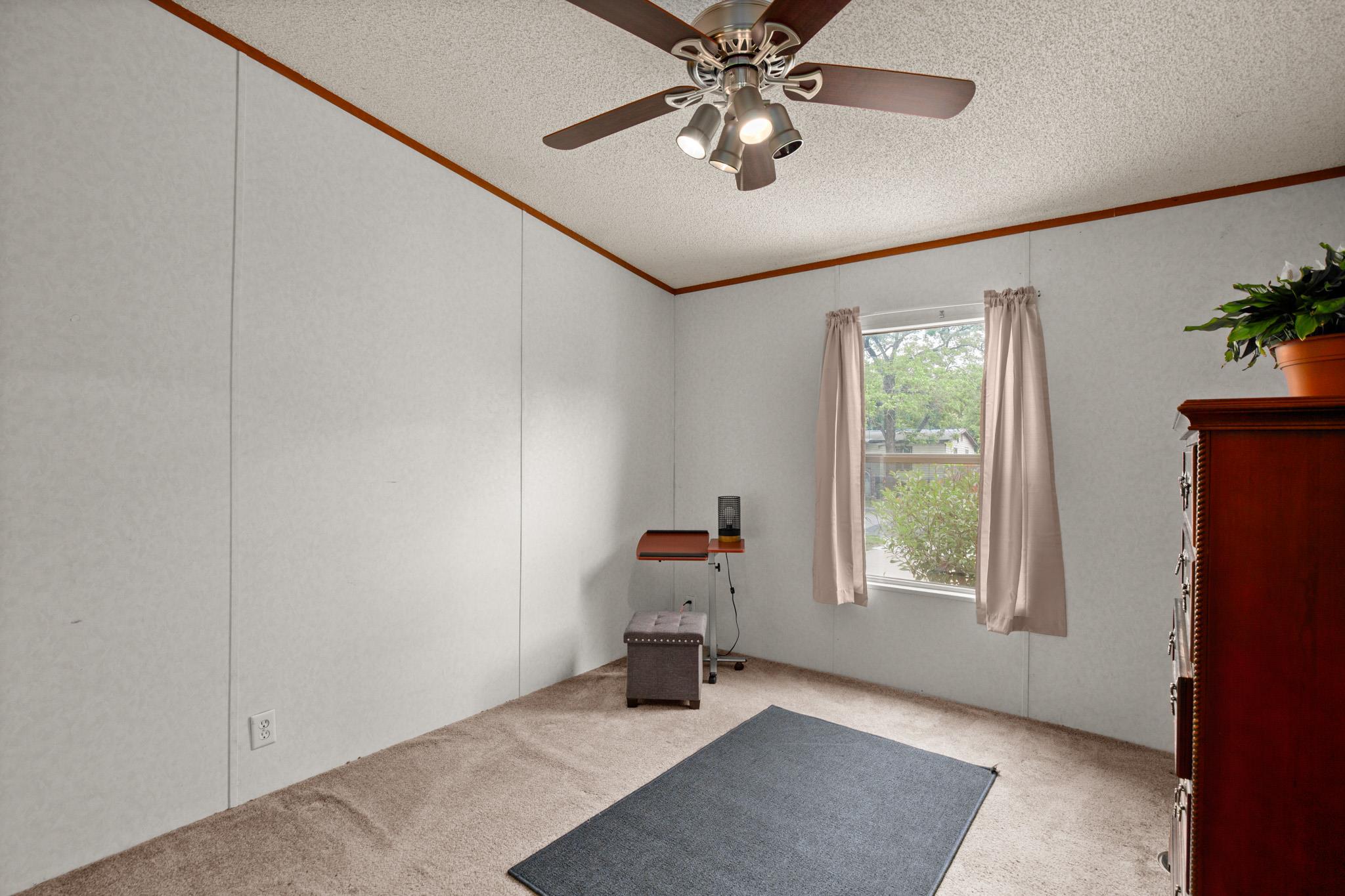1104 Vasquez St Property Photo 13