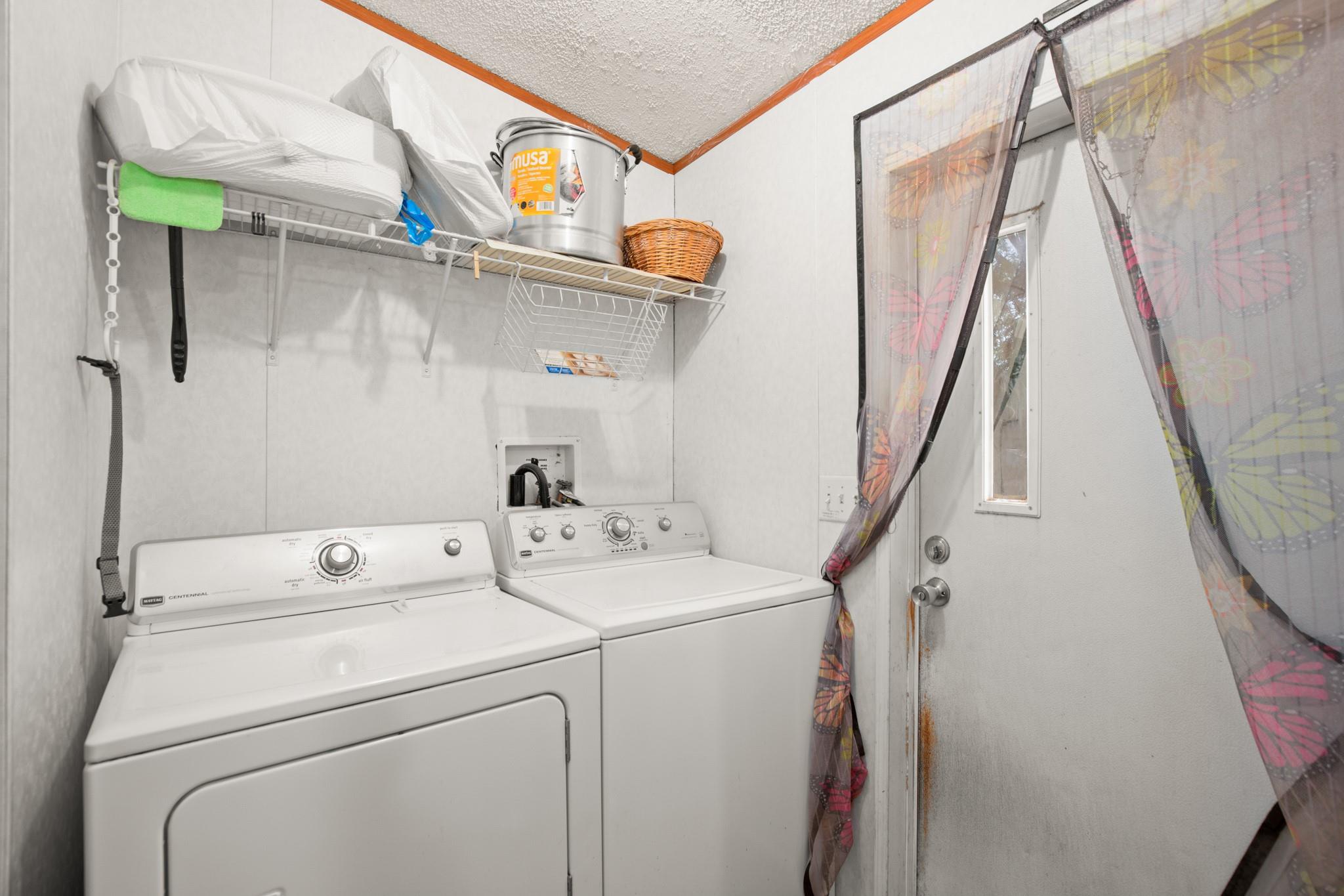1104 Vasquez St Property Photo 15