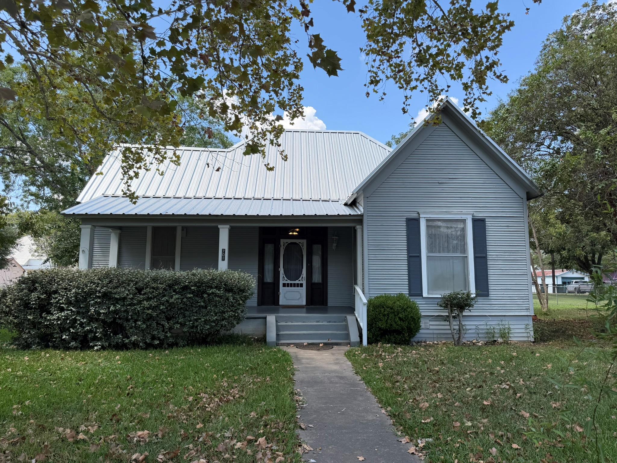 701 Garwood St Property Photo