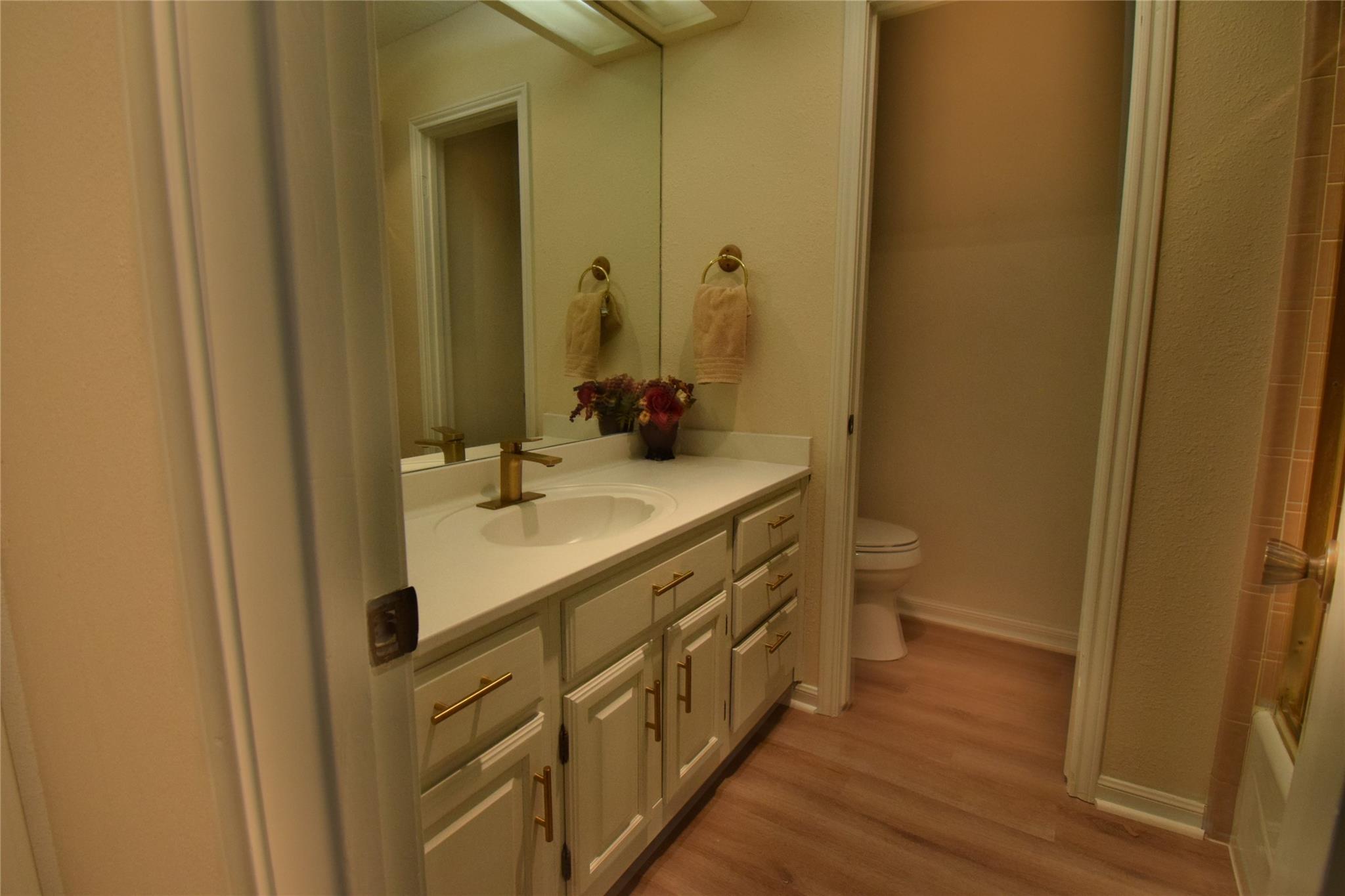 1105 Lohmans Crossing Rd Property Photo 34