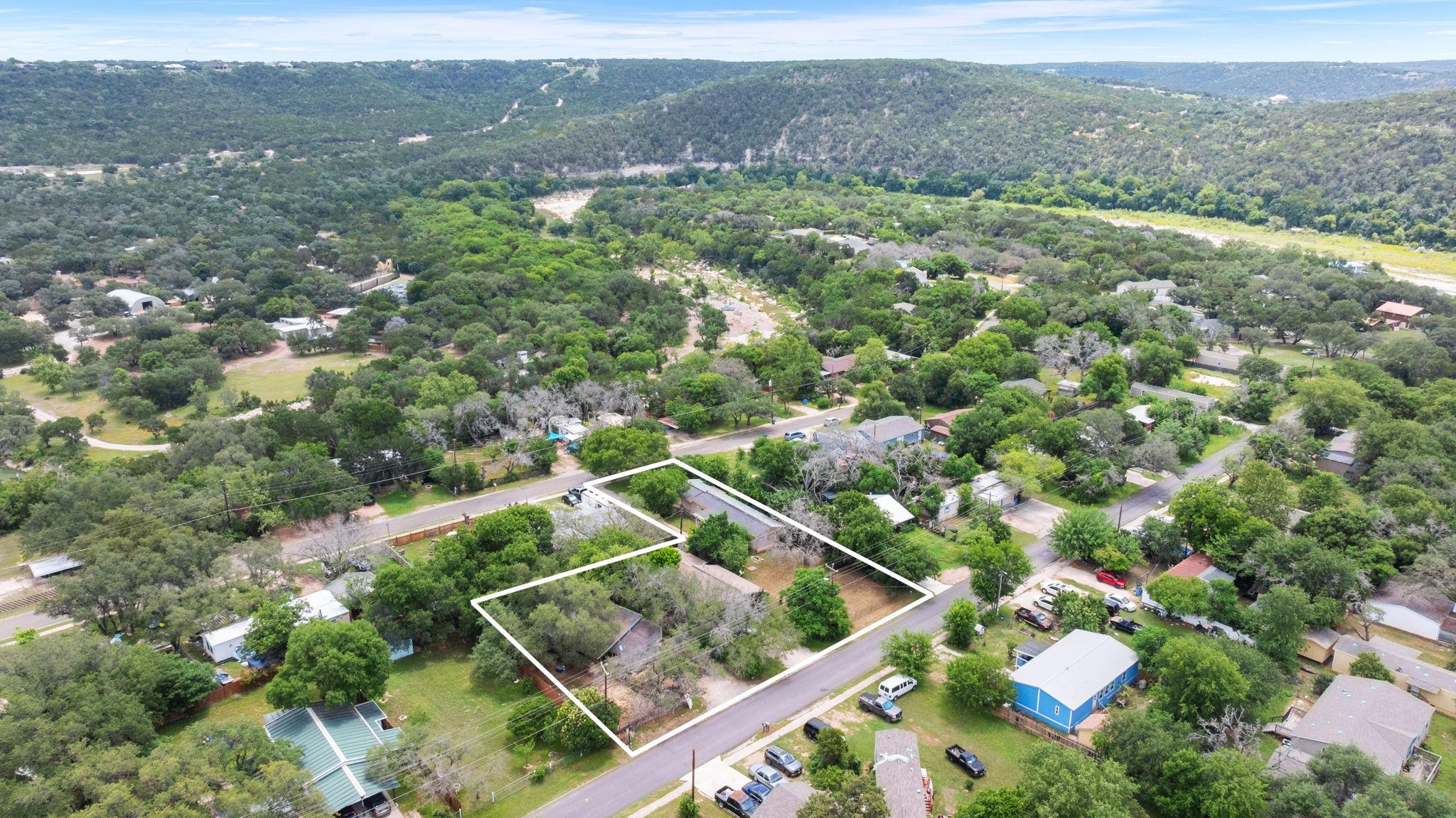11608 Travis St Property Photo 4
