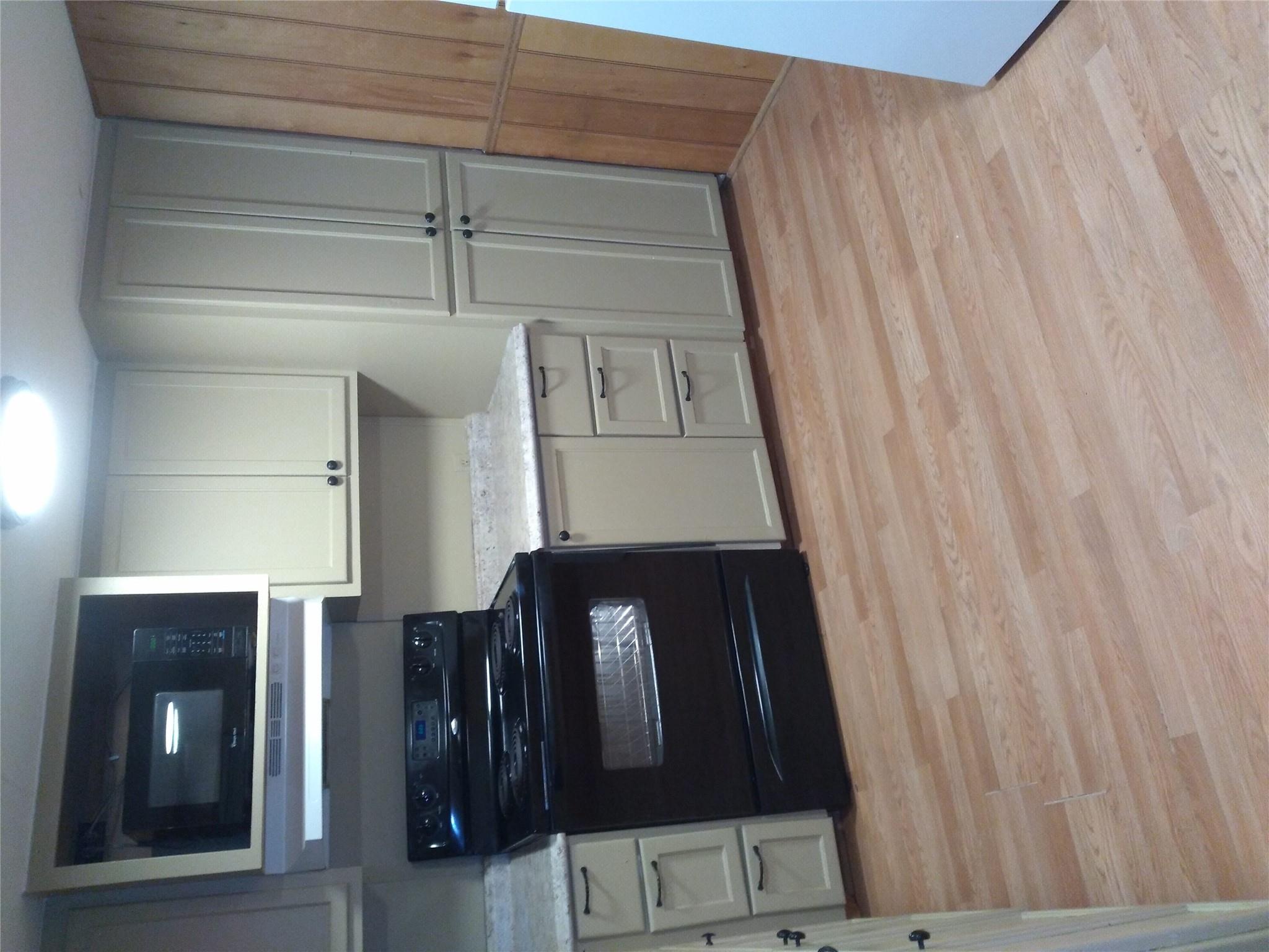 11608 Travis St Property Photo 9