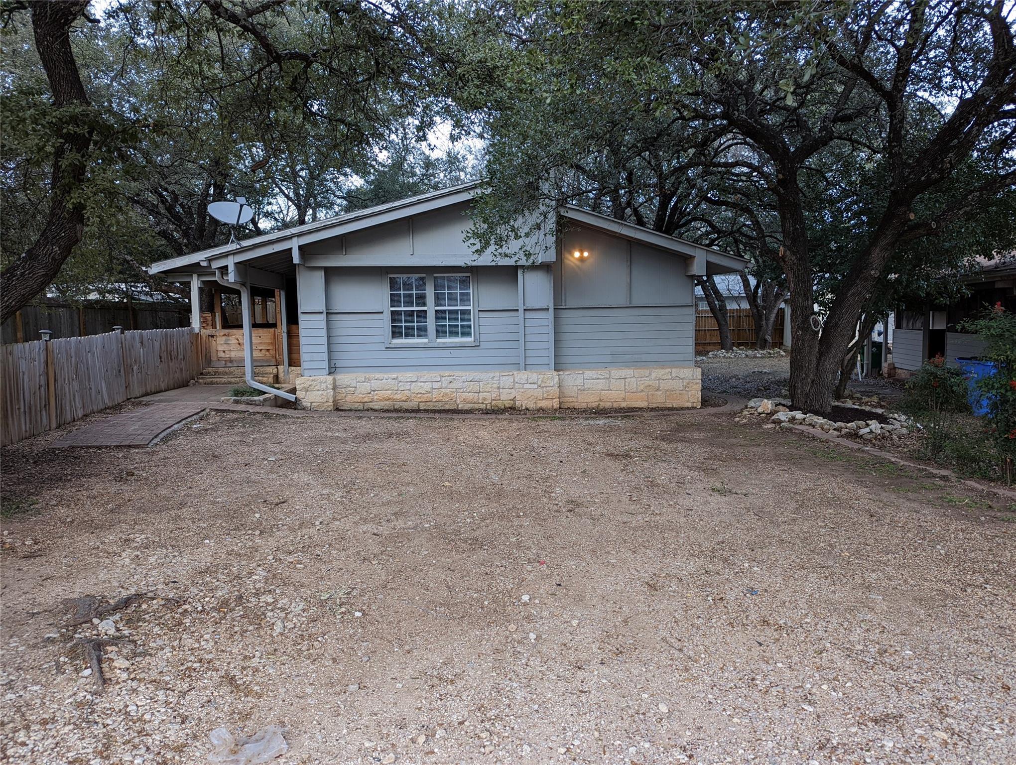 11608 Travis St Property Photo 13