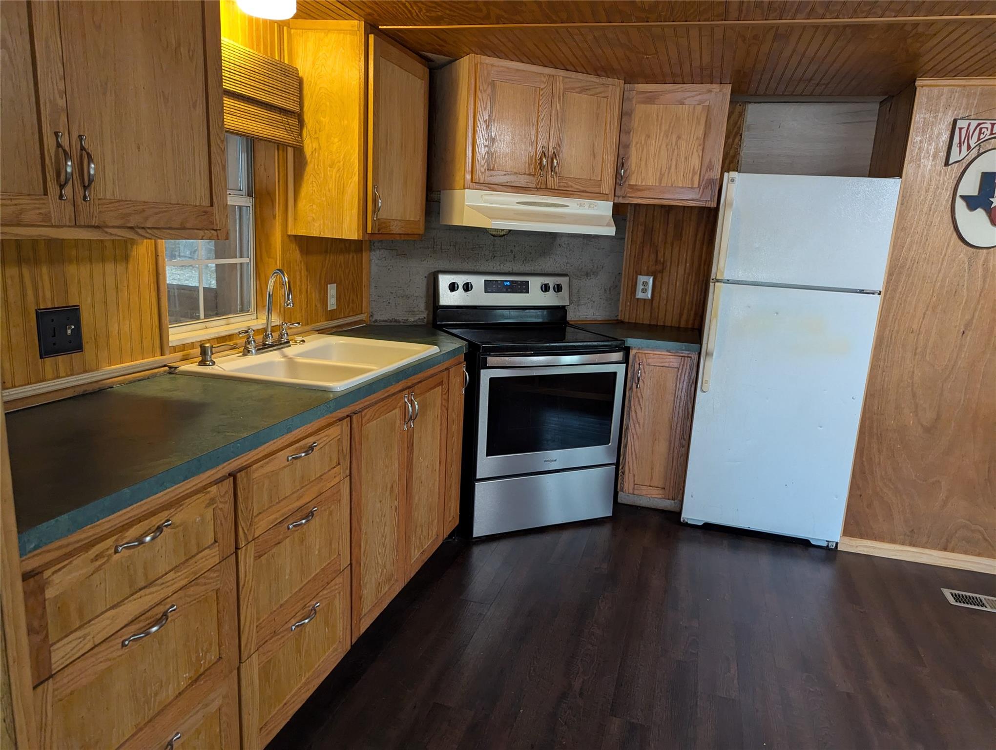 11608 Travis St Property Photo 14
