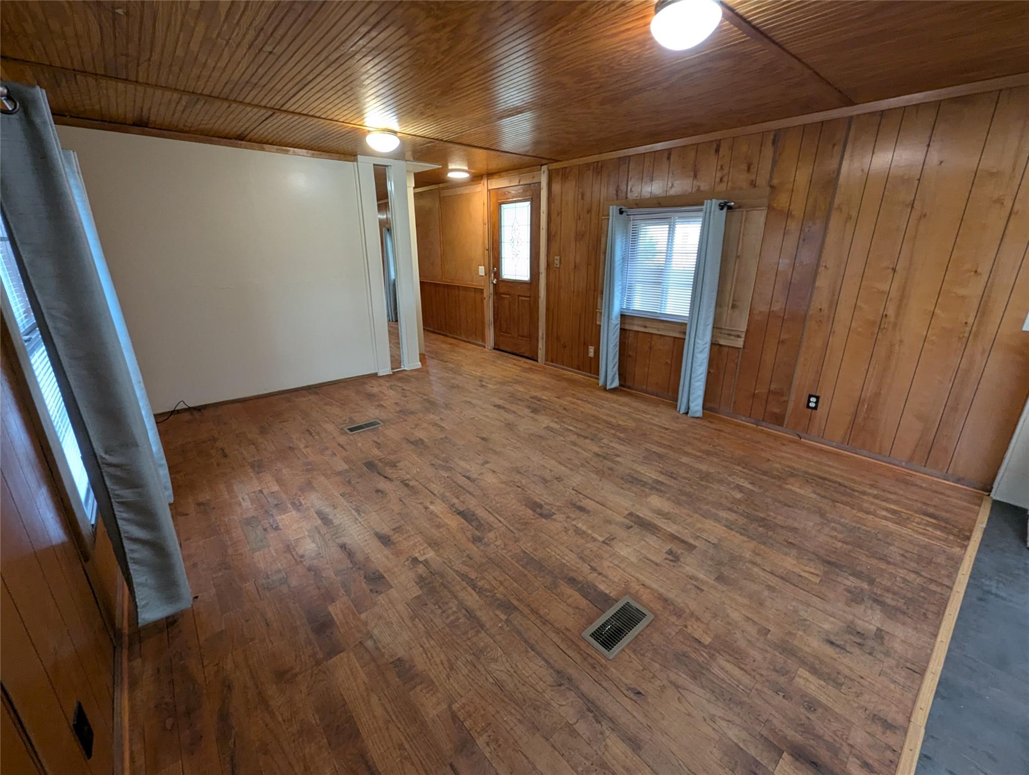 11608 Travis St Property Photo 18