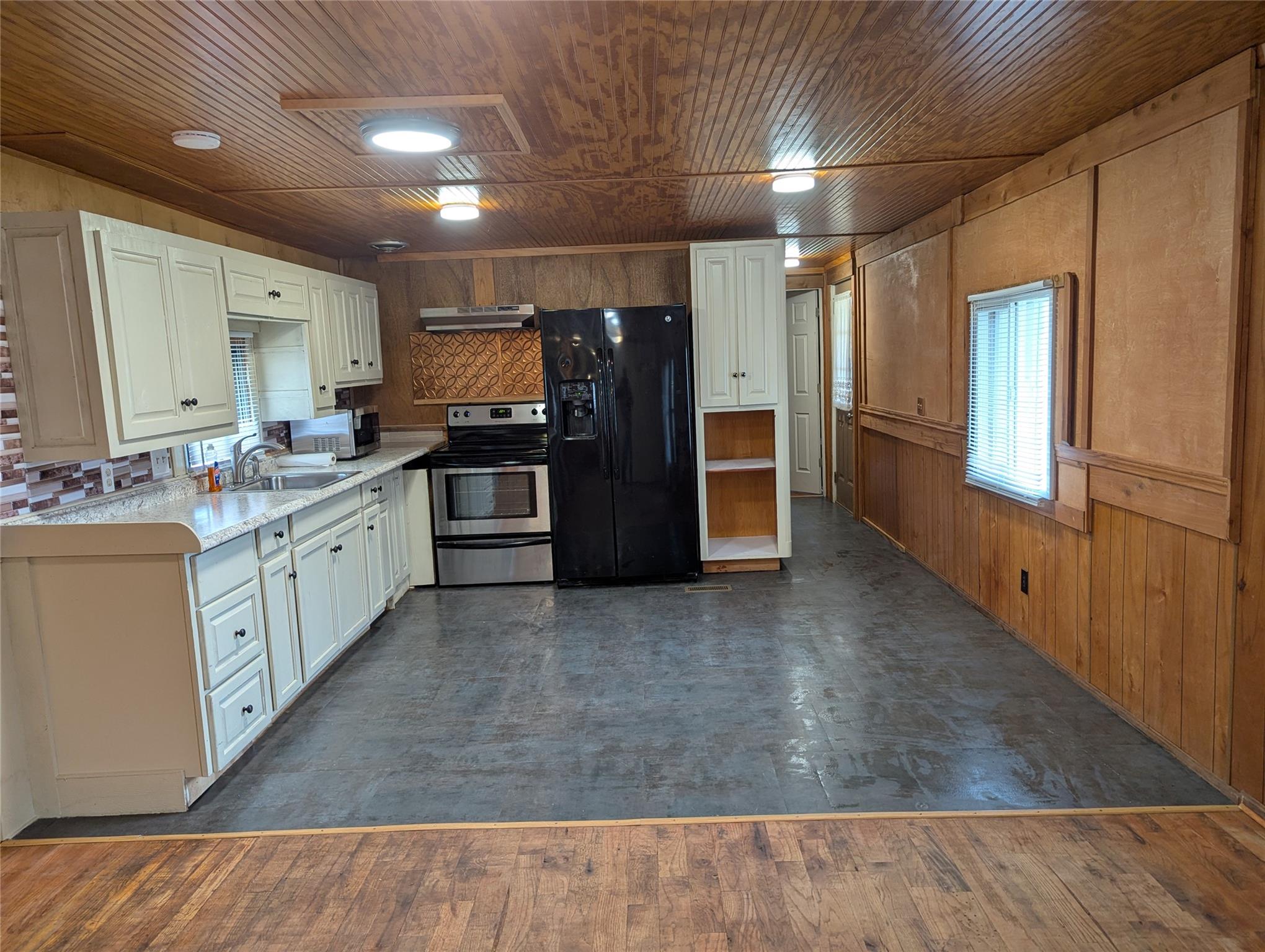 11608 Travis St Property Photo 19