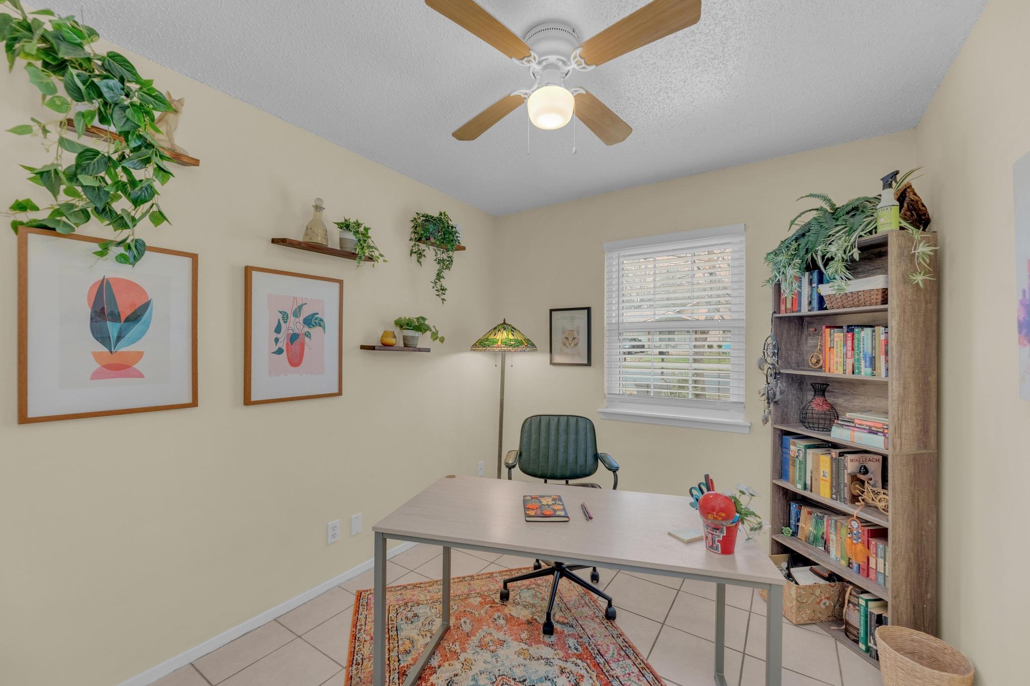 203 E Longspur Blvd Property Photo 19