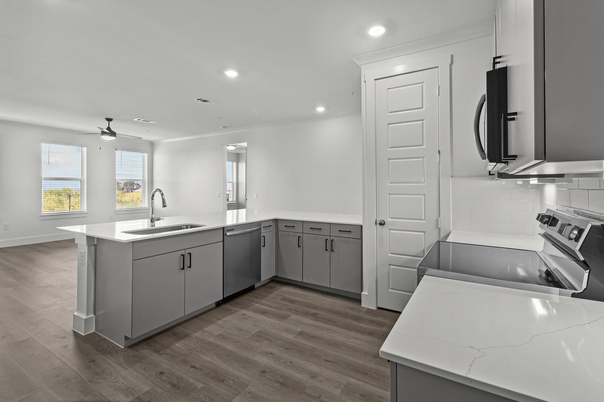 1664 Hillside Terrace None #4416 Property Photo 14