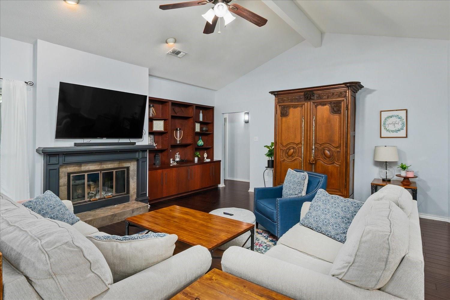 1613 Flint Ct Property Photo 4
