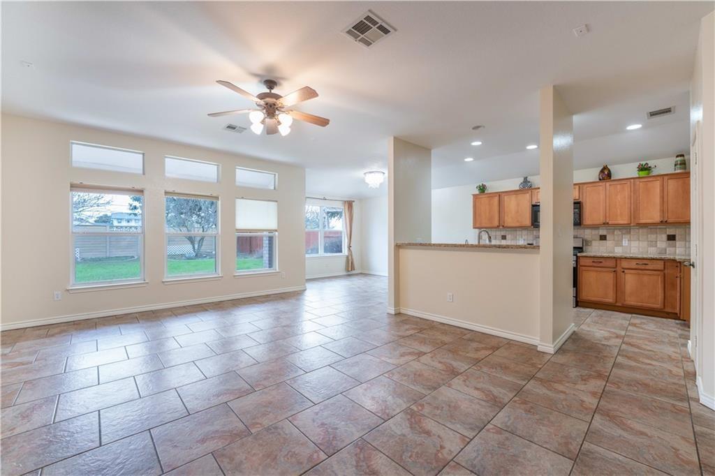 3440 Shiraz Loop Property Photo 4