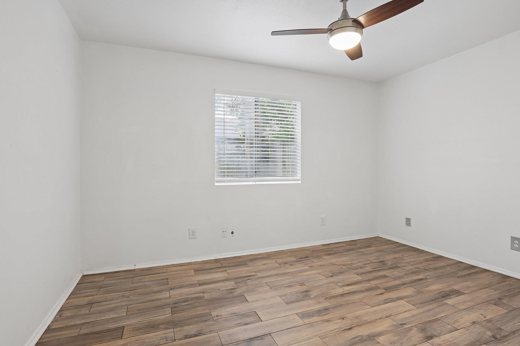 6803 Woodhue Dr #b Property Photo 10
