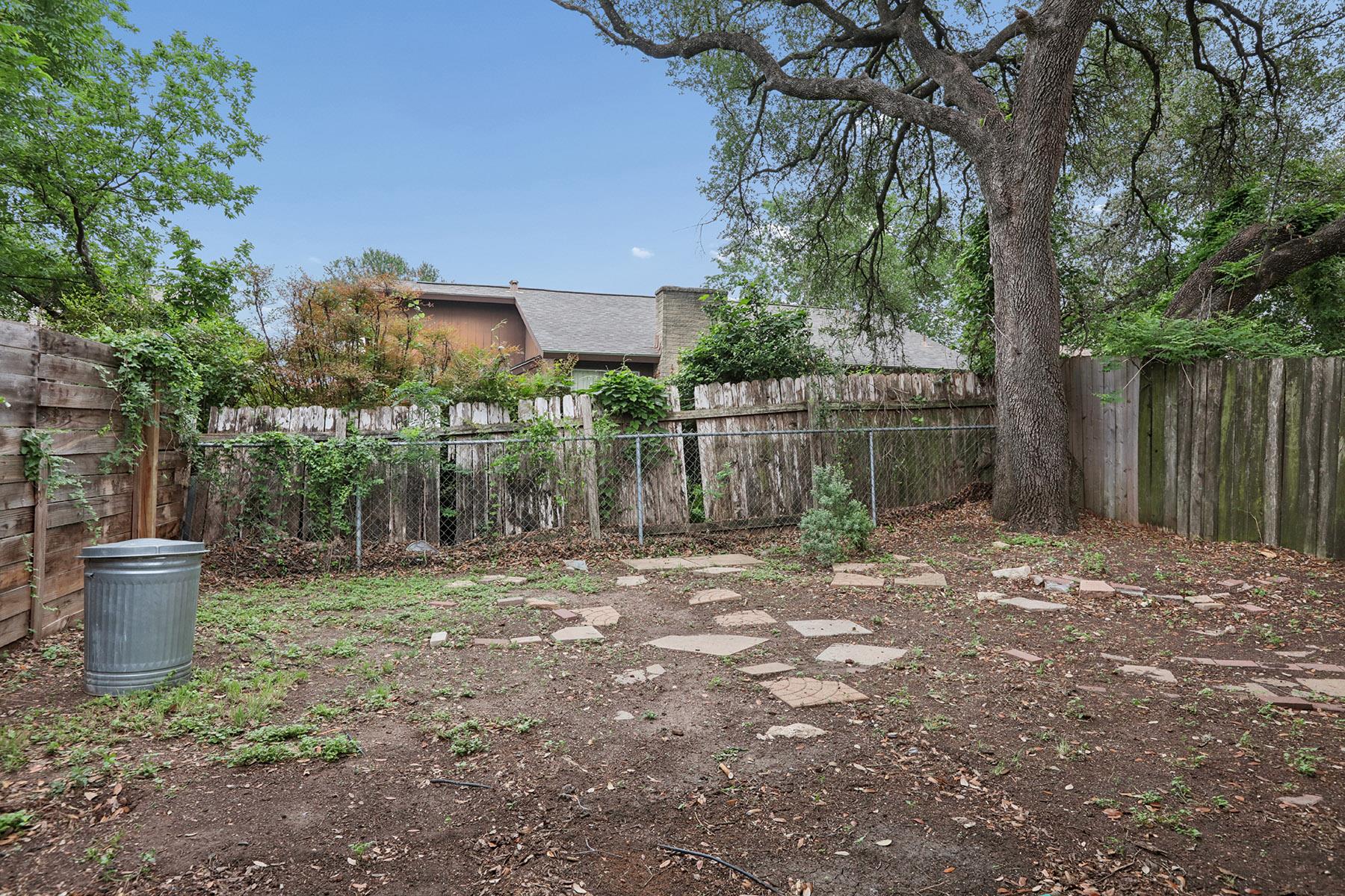 6803 Woodhue Dr #b Property Photo 14