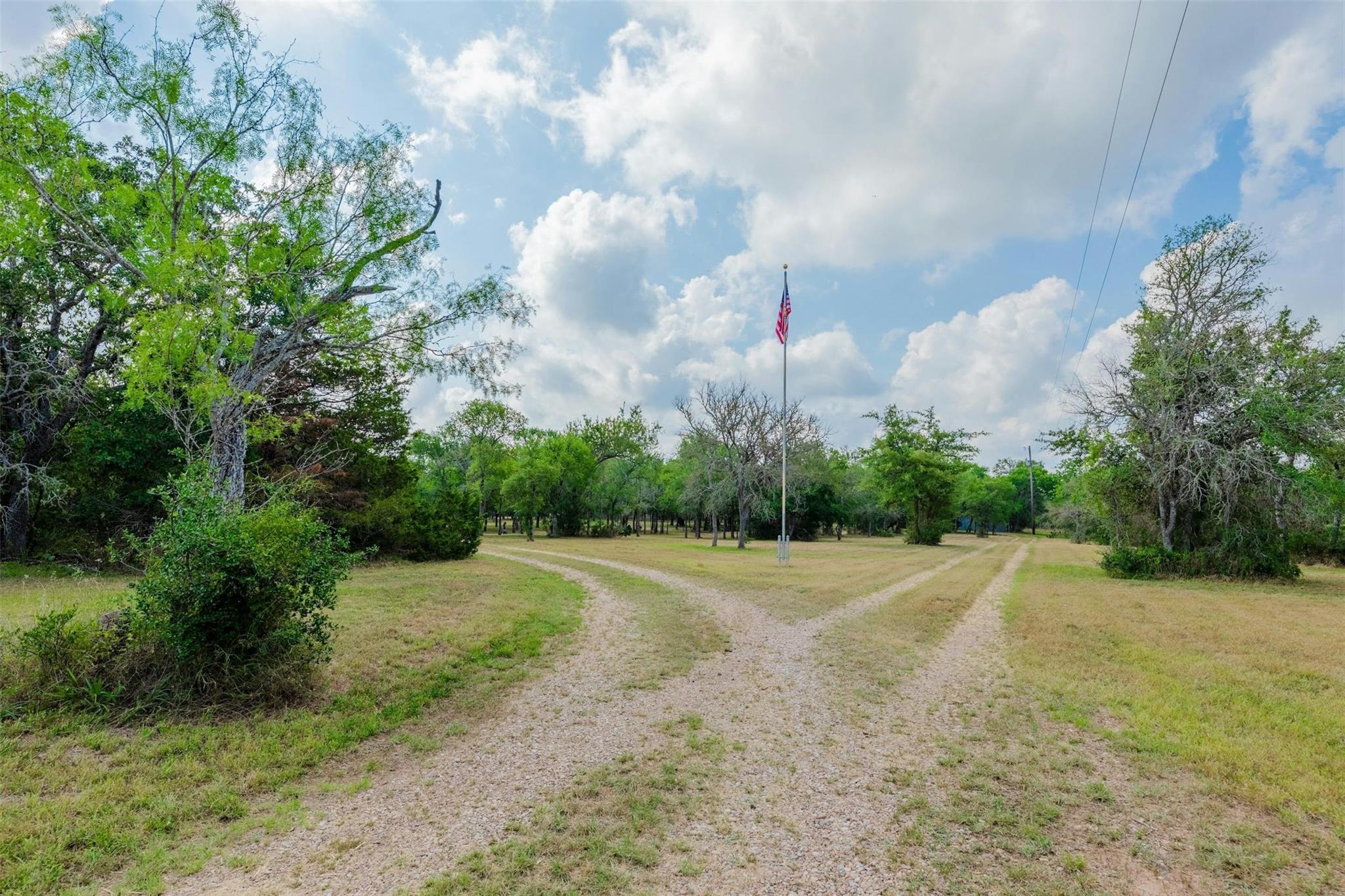 189 Shady Oaks Loop Property Photo 3