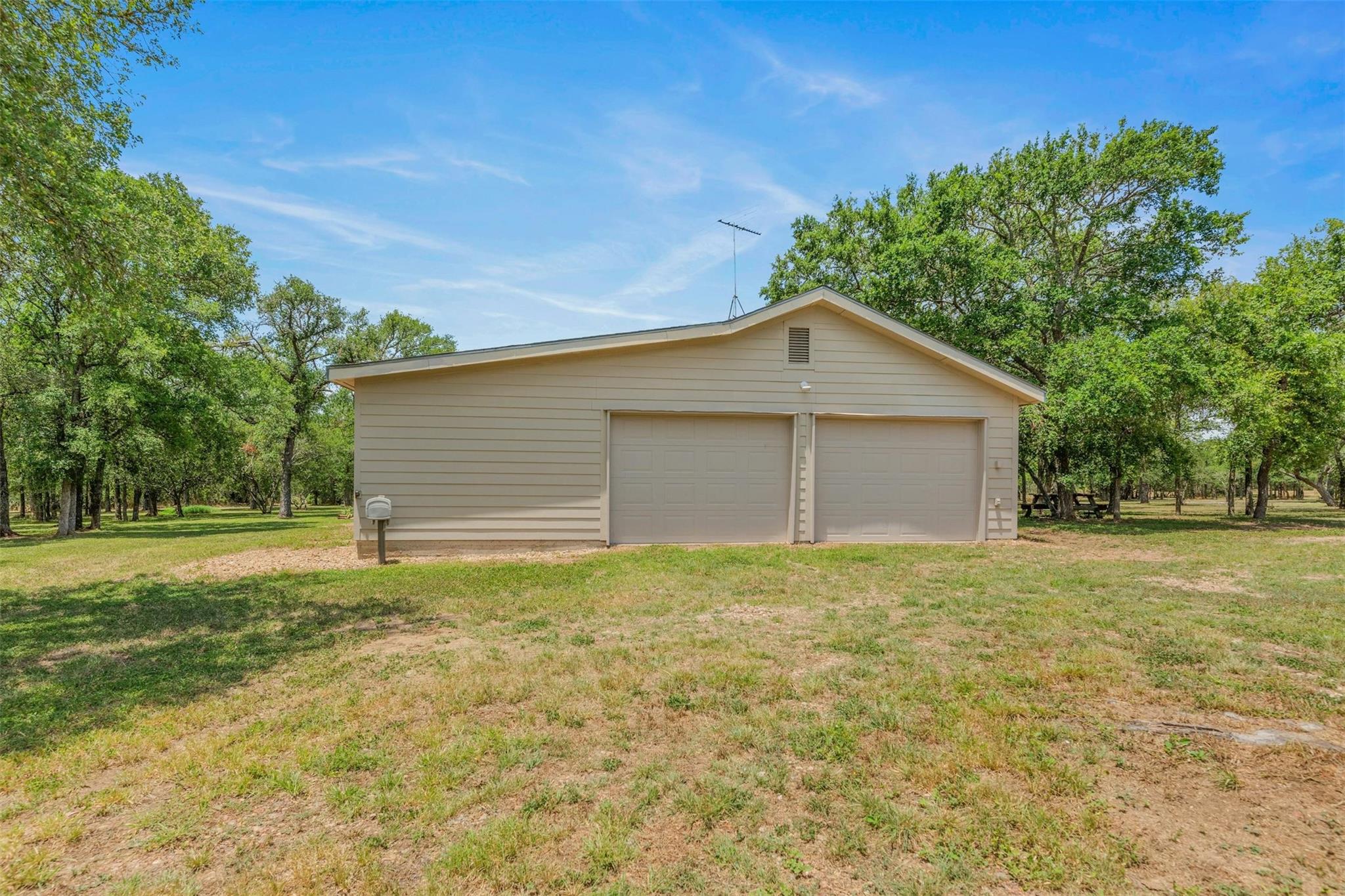 189 Shady Oaks Loop Property Photo 28