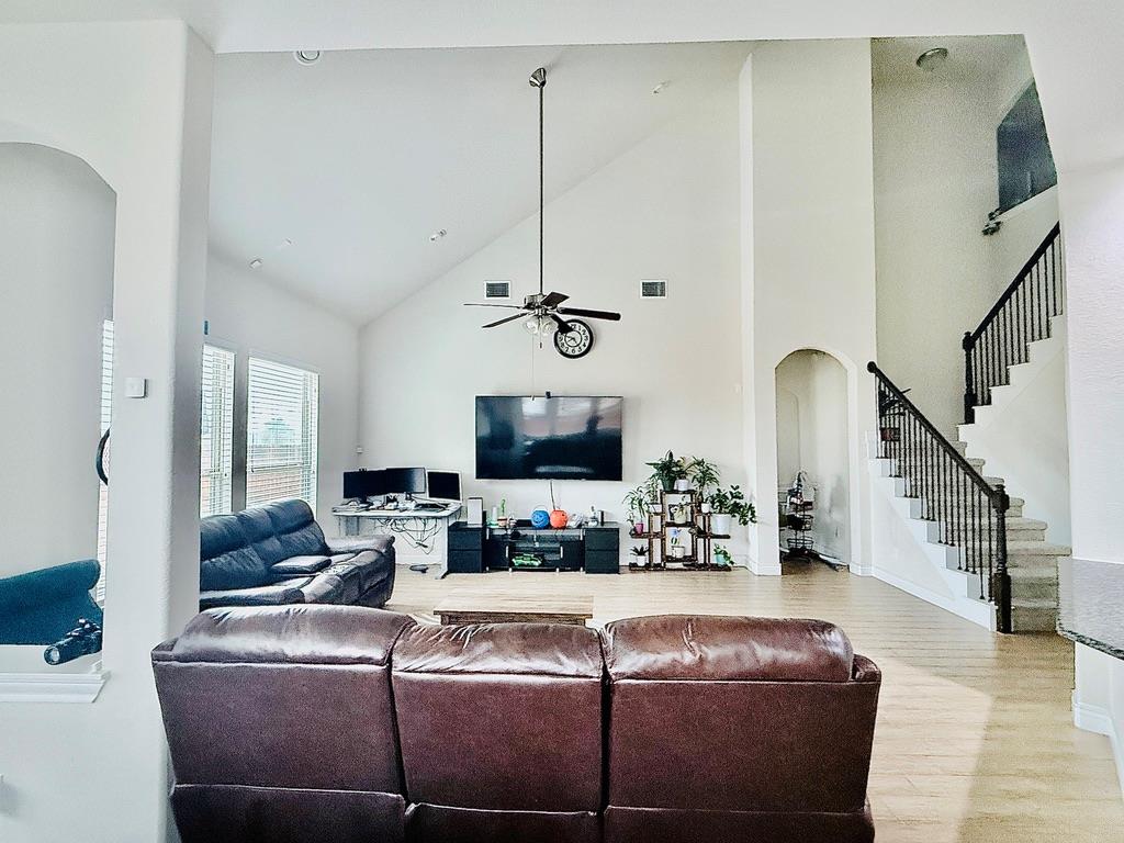 3925 Gildas Path Property Photo 12