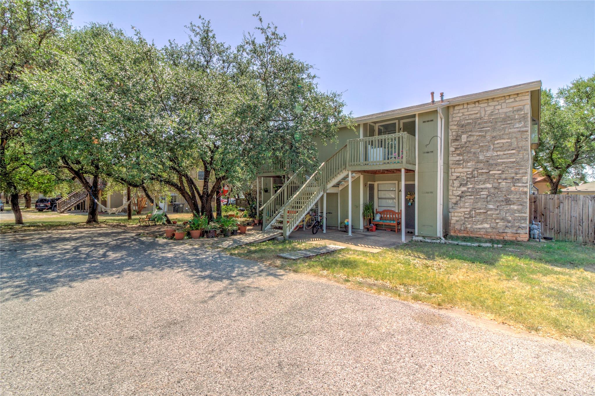 400 Hedgewood Dr #d Property Photo 2