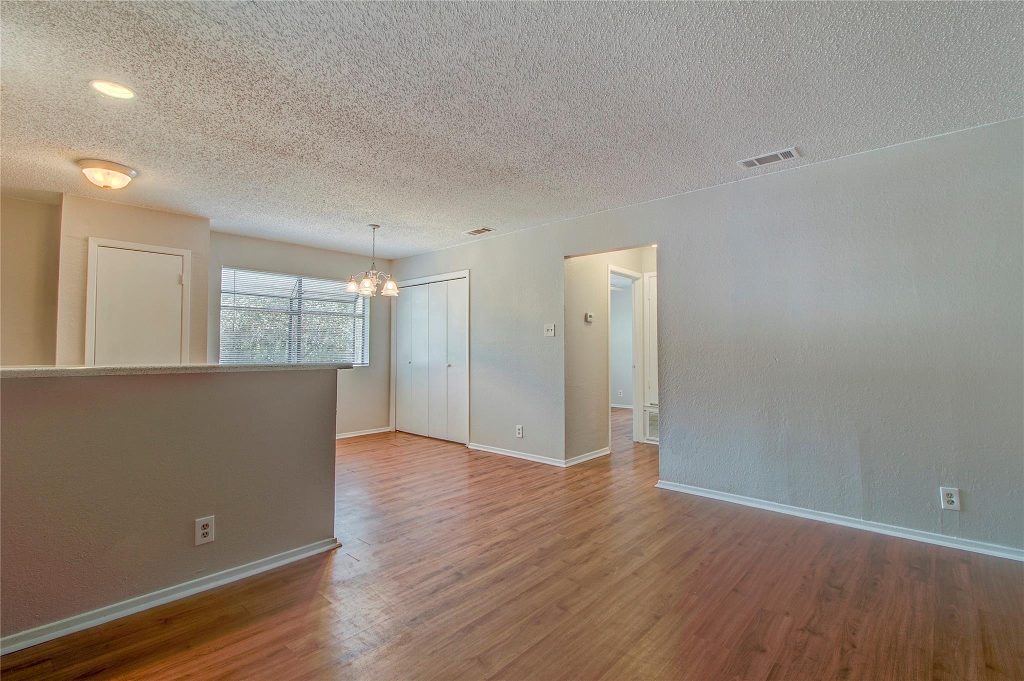 400 Hedgewood Dr #d Property Photo 8