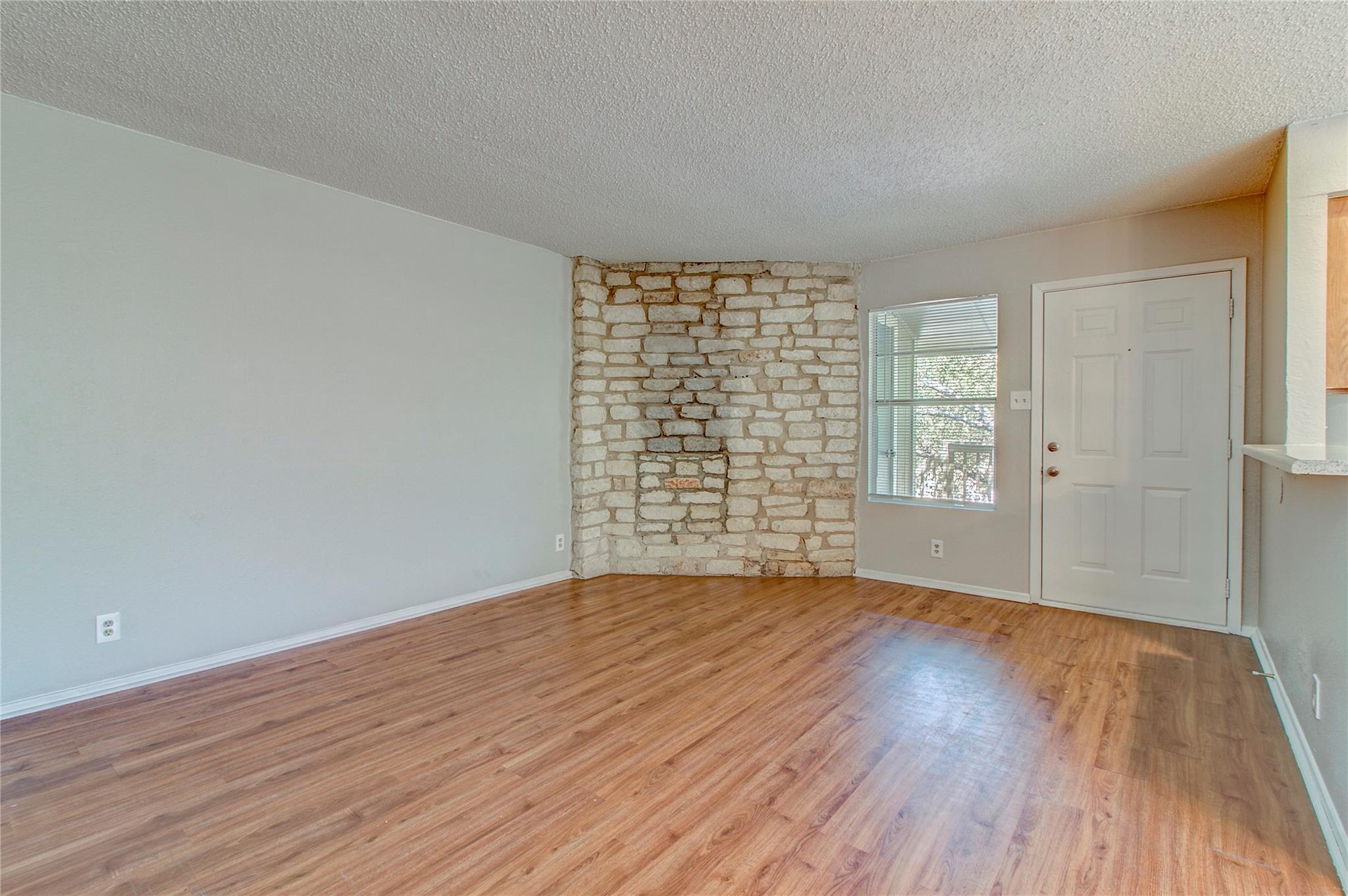 400 Hedgewood Dr #d Property Photo 12