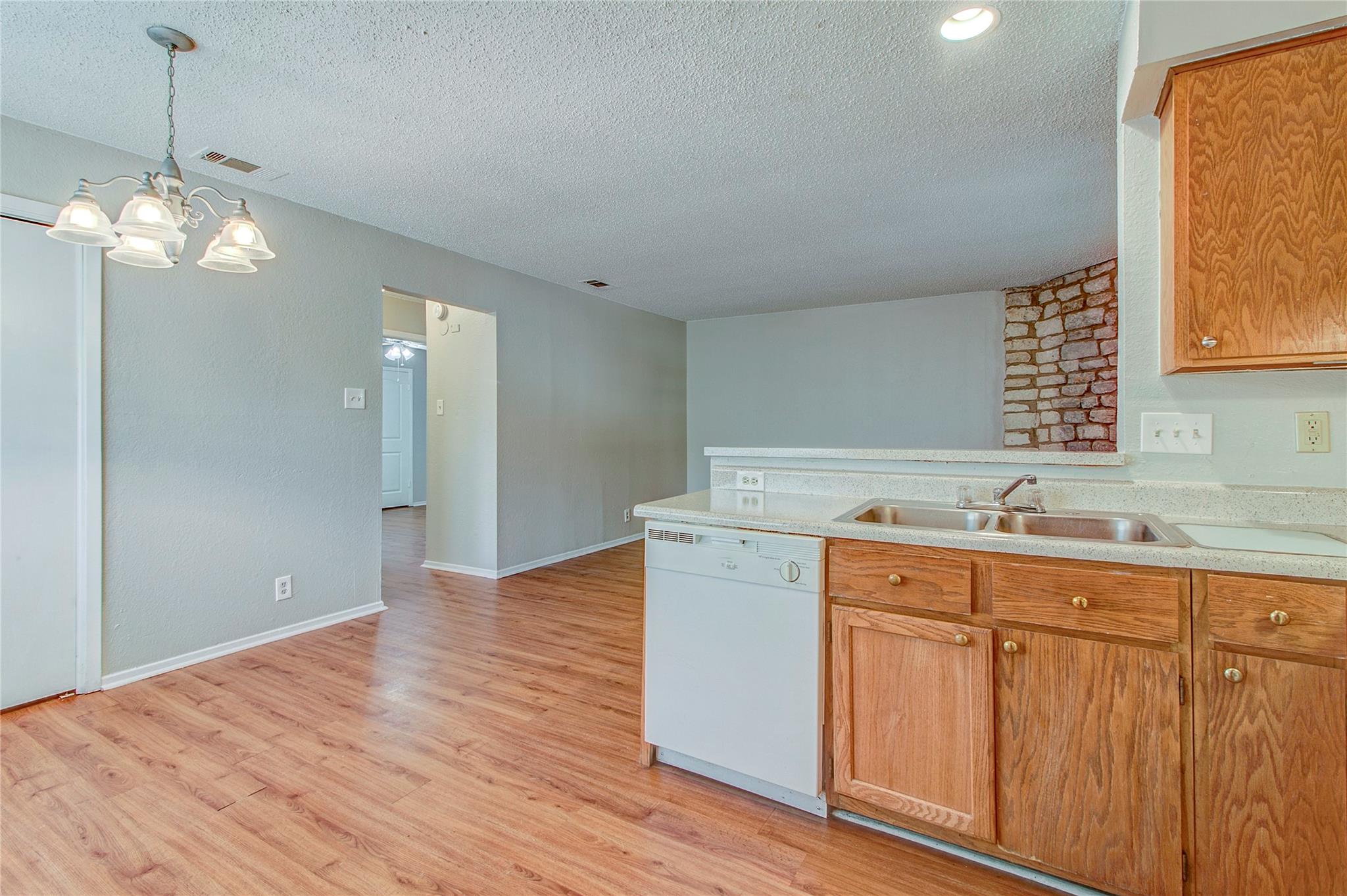 400 Hedgewood Dr #d Property Photo 15