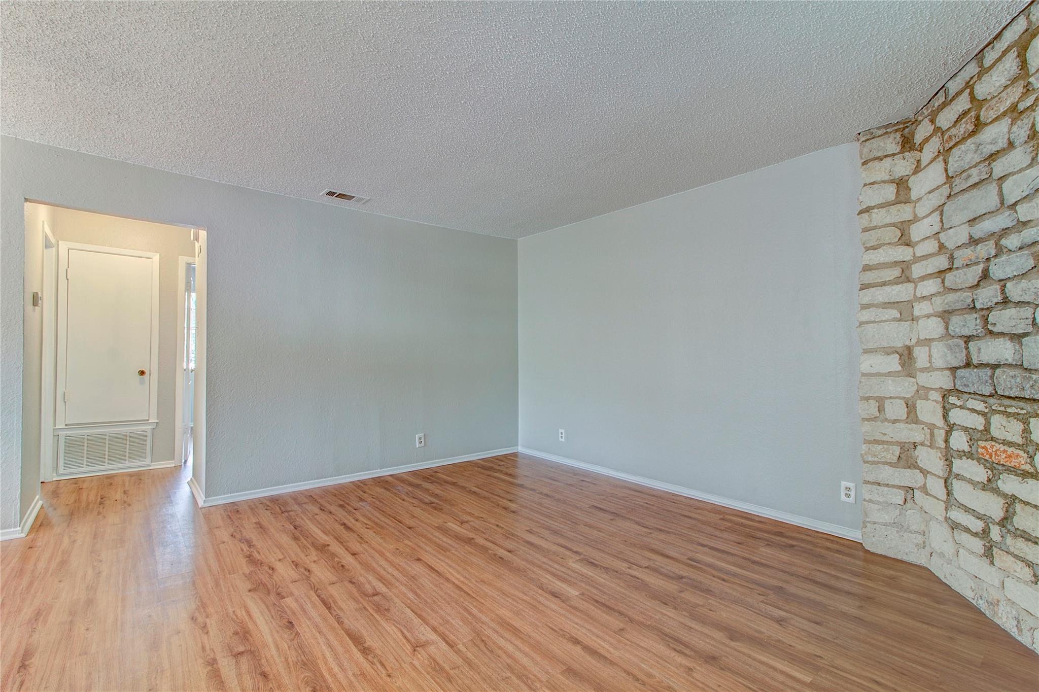 400 Hedgewood Dr #d Property Photo 20