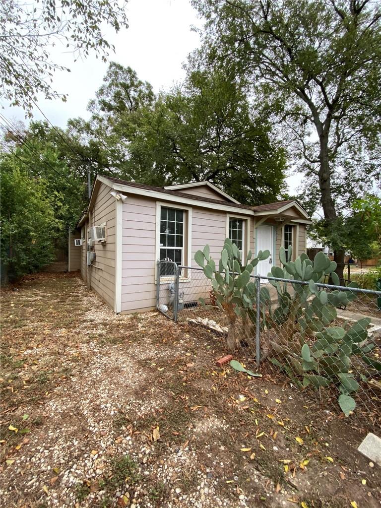 403 Pedernales St Property Photo 2