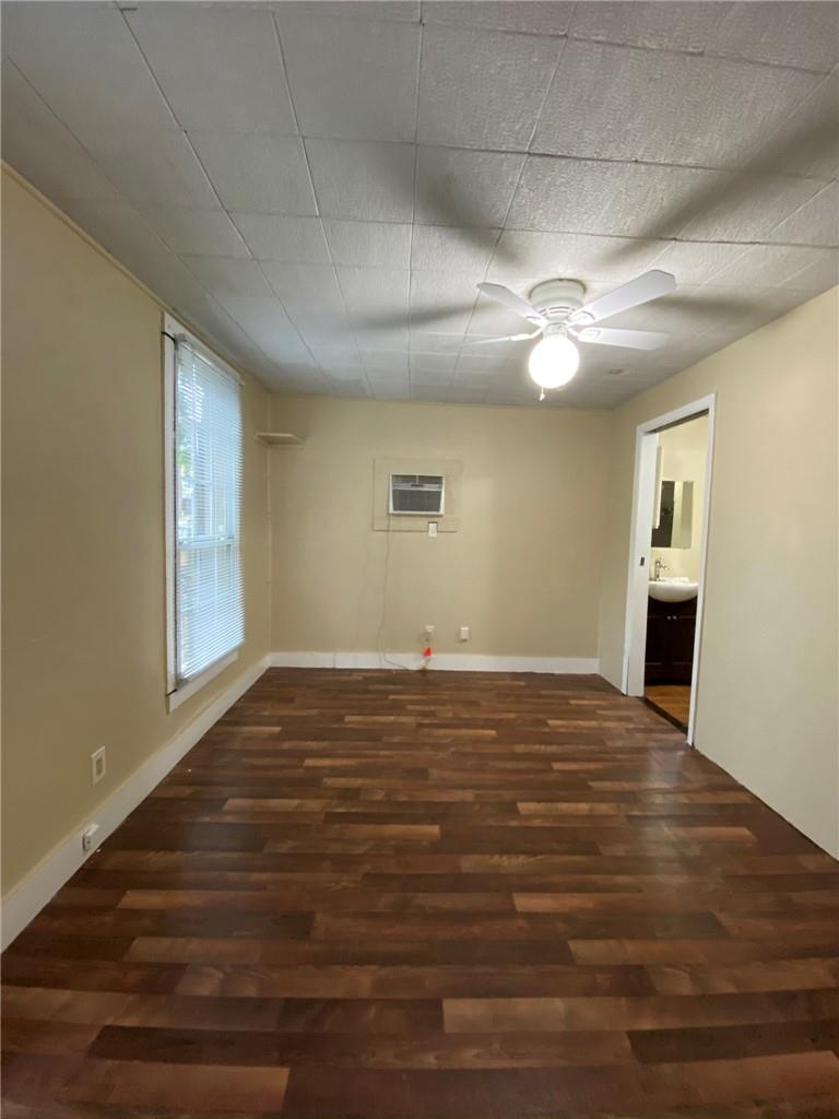 403 Pedernales St Property Photo 3