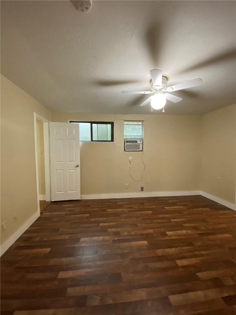 403 Pedernales St Property Photo 5