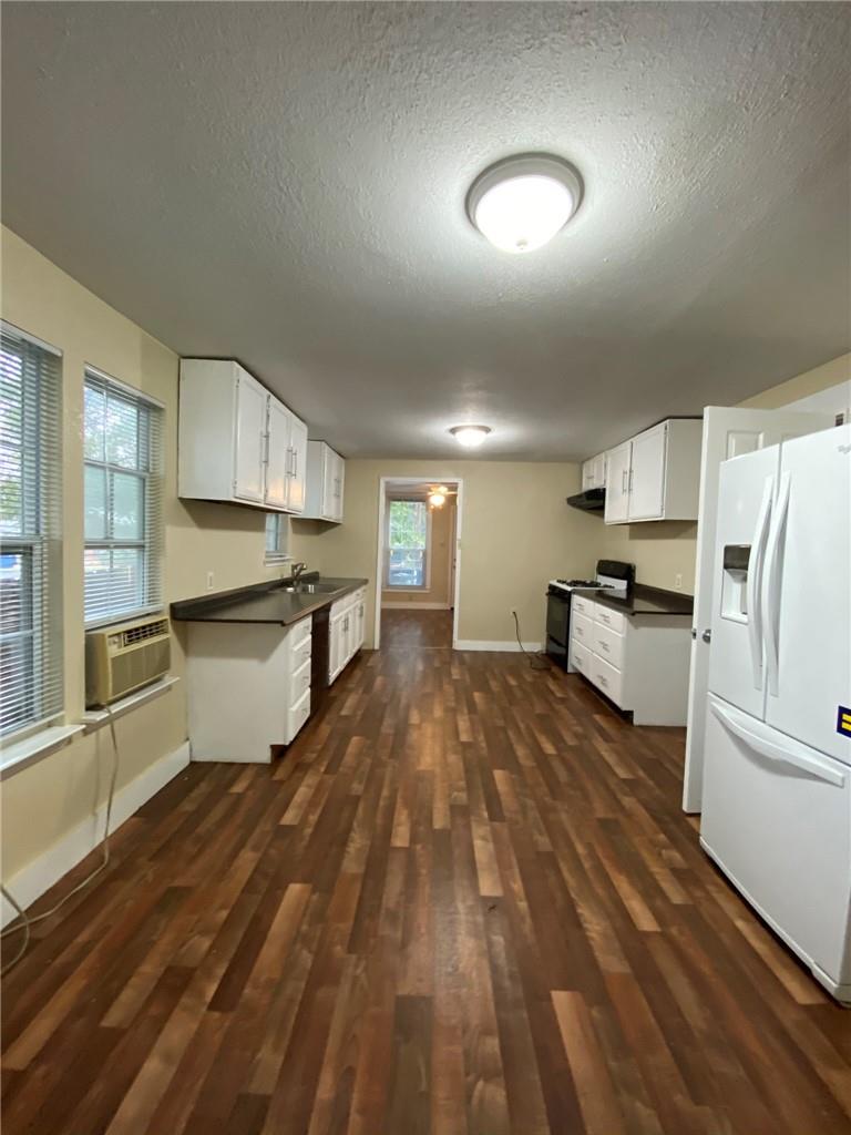 403 Pedernales St Property Photo 6
