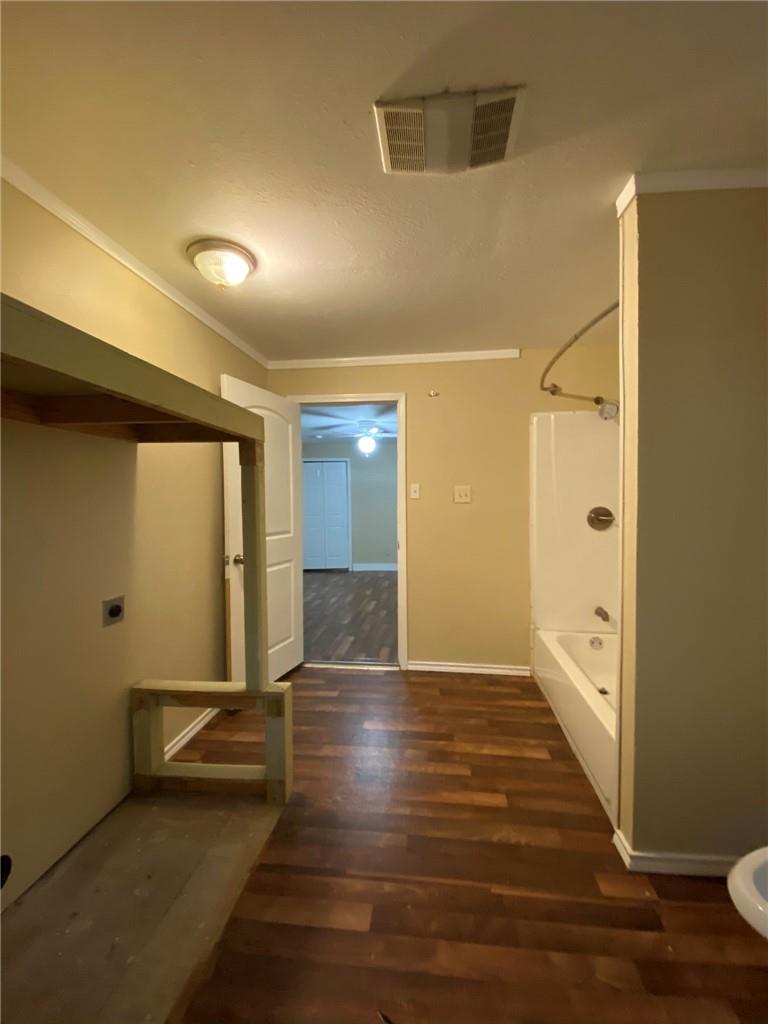 403 Pedernales St Property Photo 15