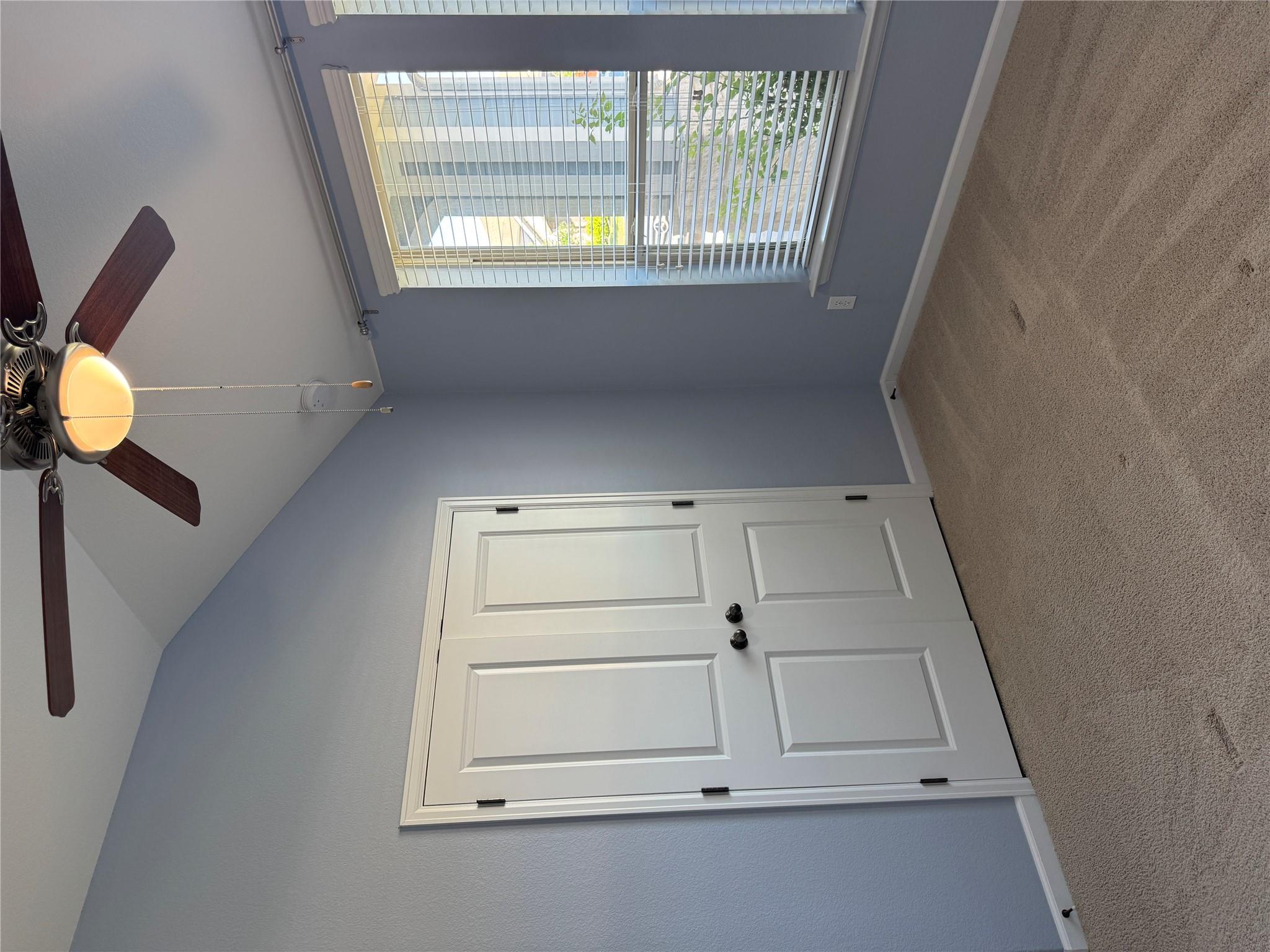 300 Krupp Ave Property Photo 24