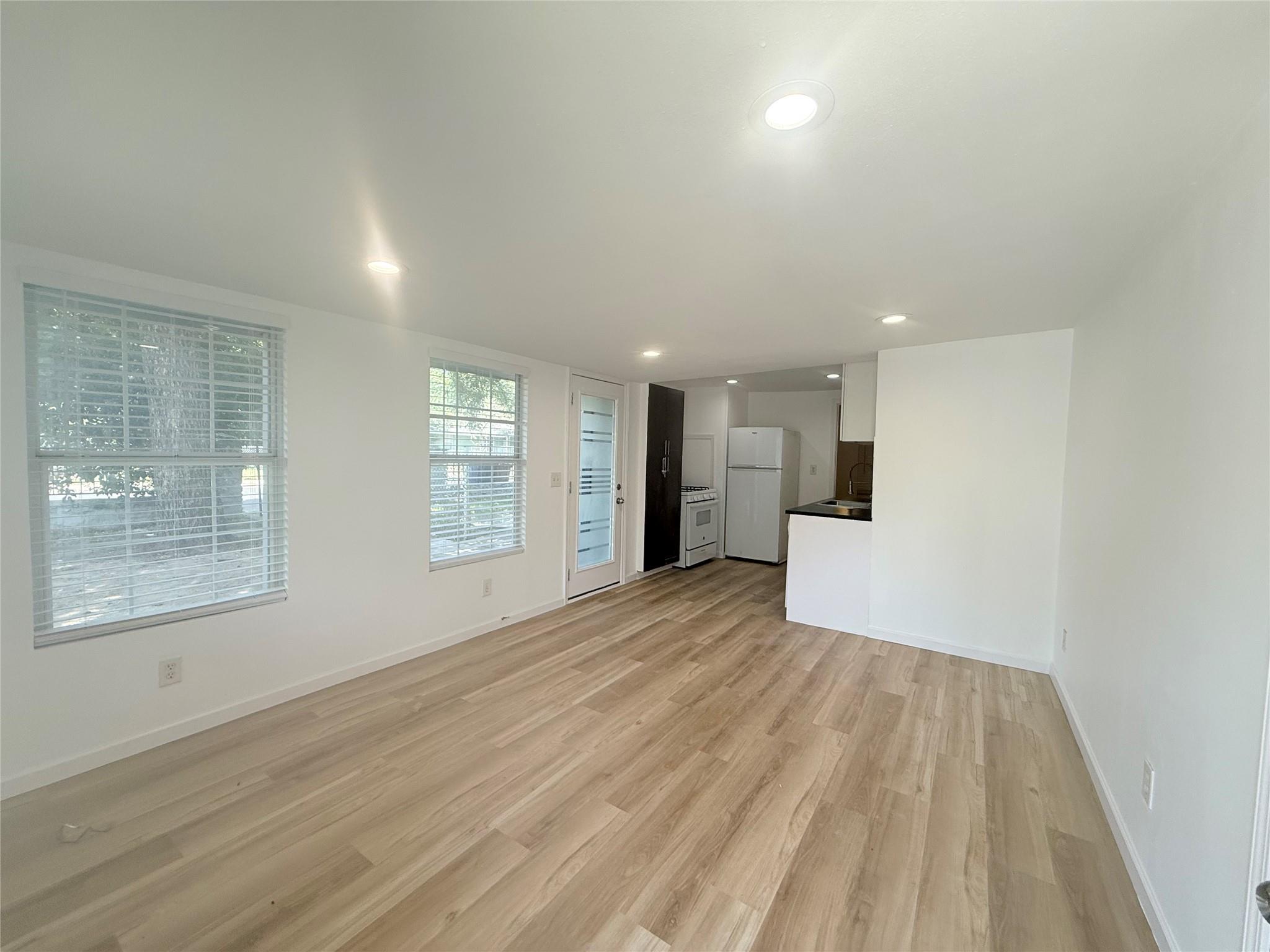 1119 Spur St #a Property Photo 3