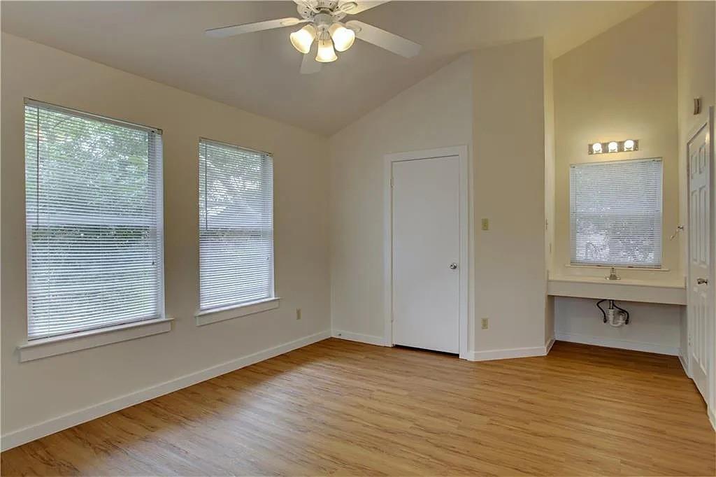 2902 Pearl St Property Photo 10