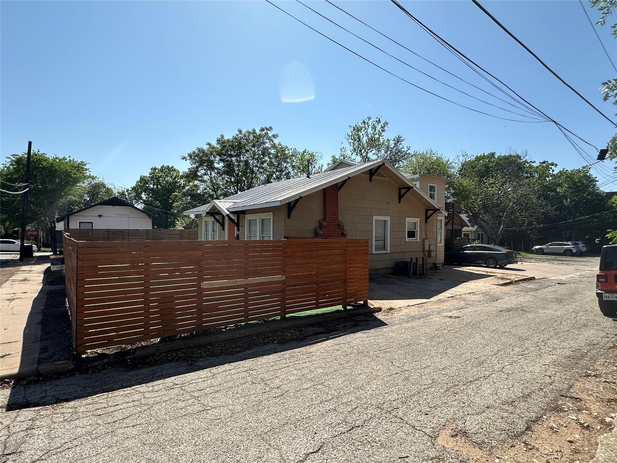 2902 Pearl St Property Photo 23