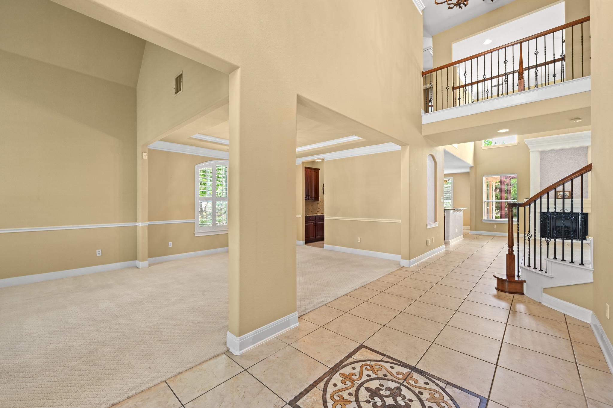 111 Whitley Dr Property Photo 6