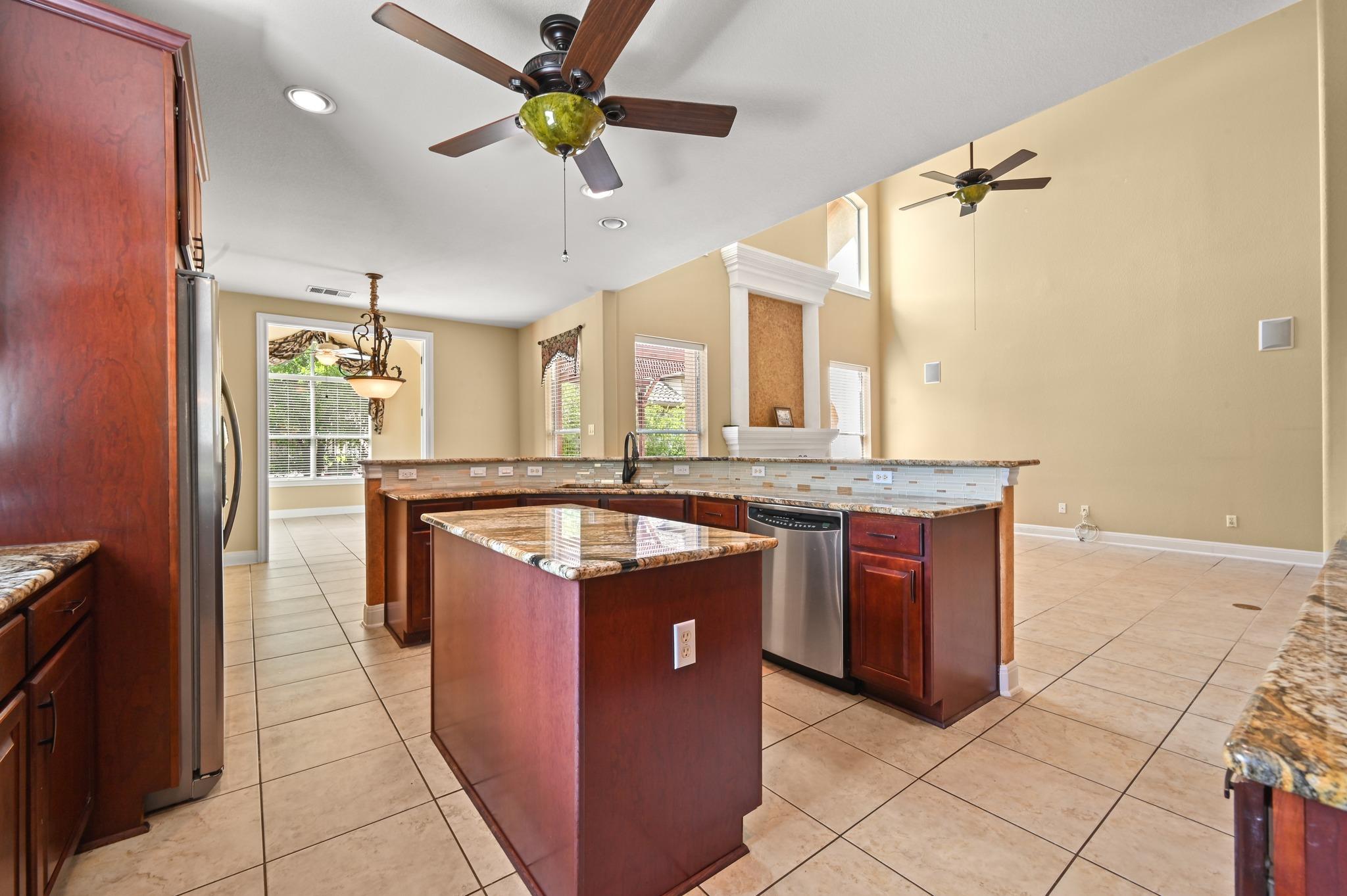 111 Whitley Dr Property Photo 10