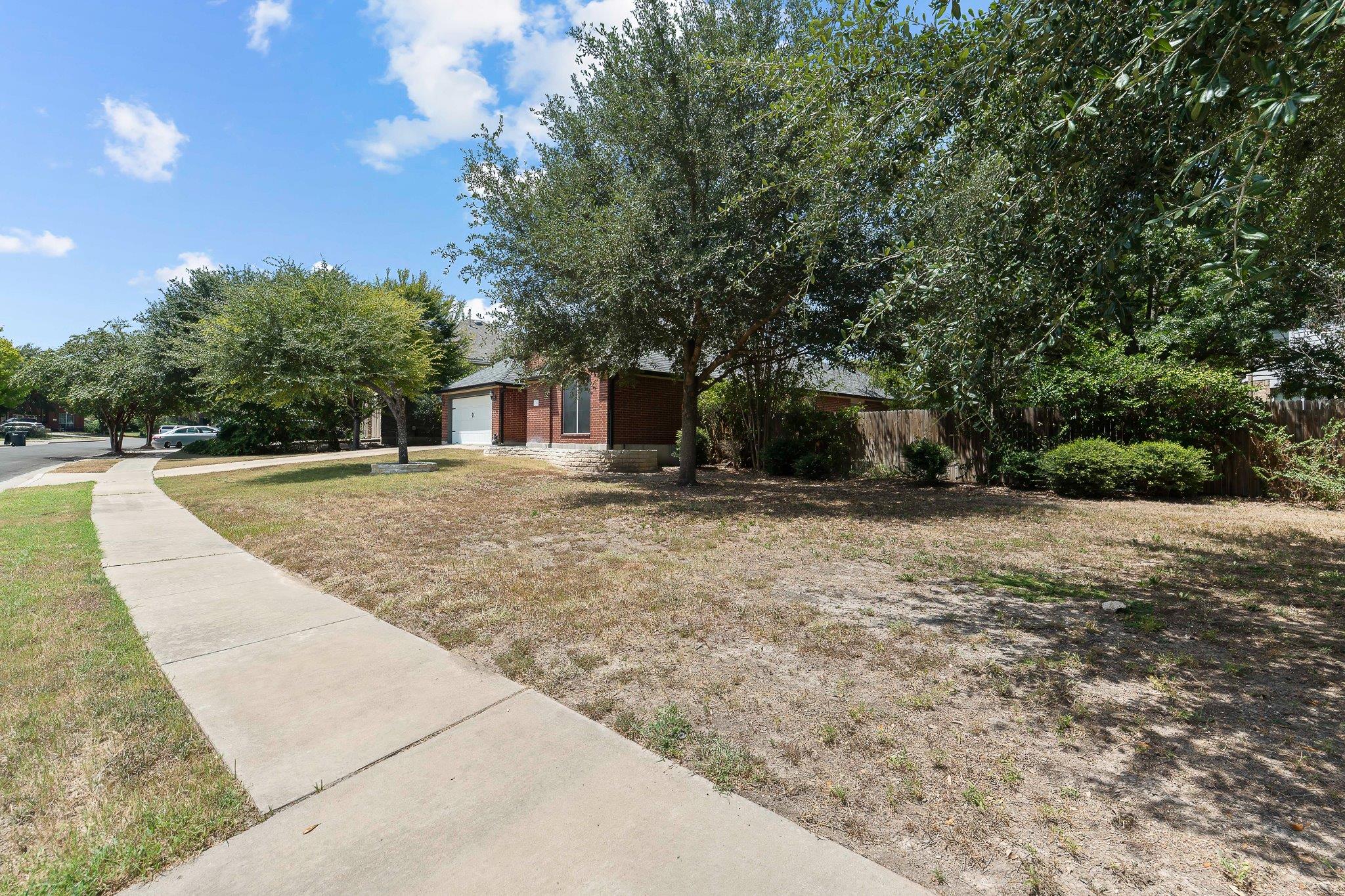 352 Sweet Gum None Property Photo 4