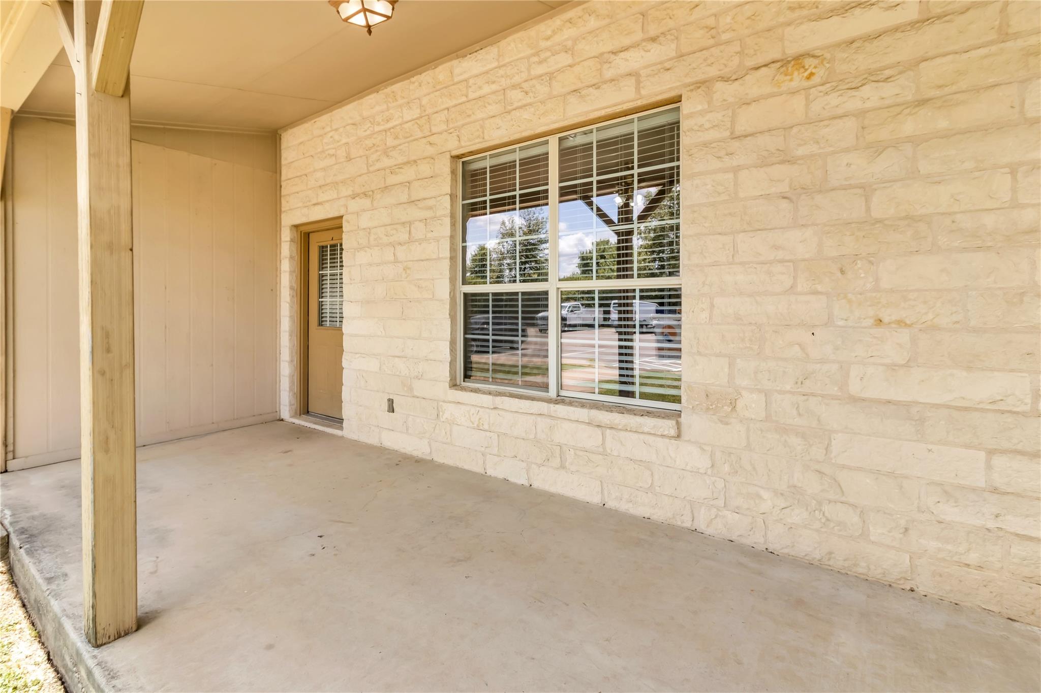 200 Sandstone Dr #a Property Photo 4