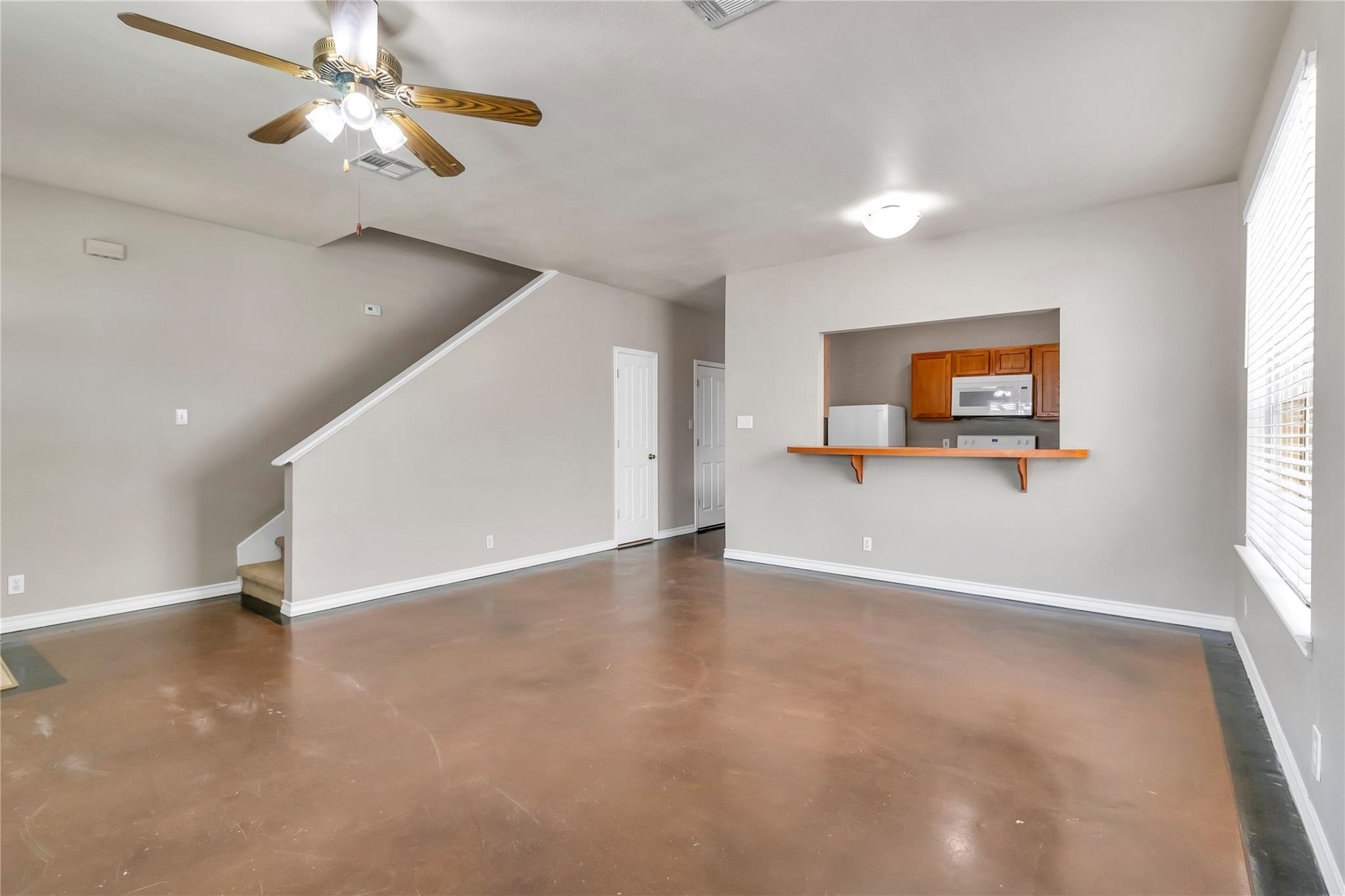 200 Sandstone Dr #a Property Photo 5