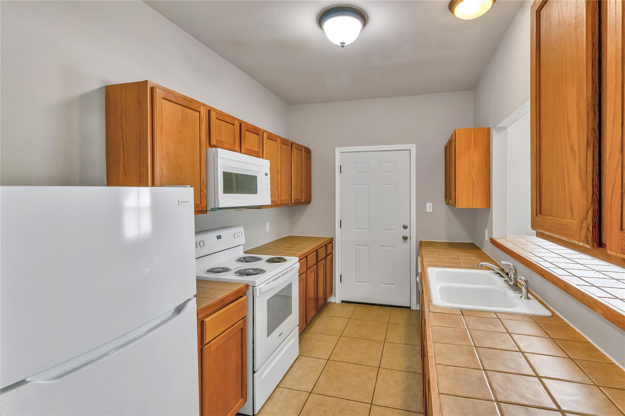 200 Sandstone Dr #a Property Photo 7
