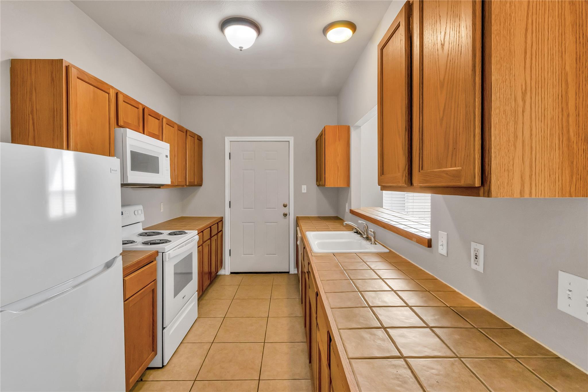 200 Sandstone Dr #a Property Photo 8