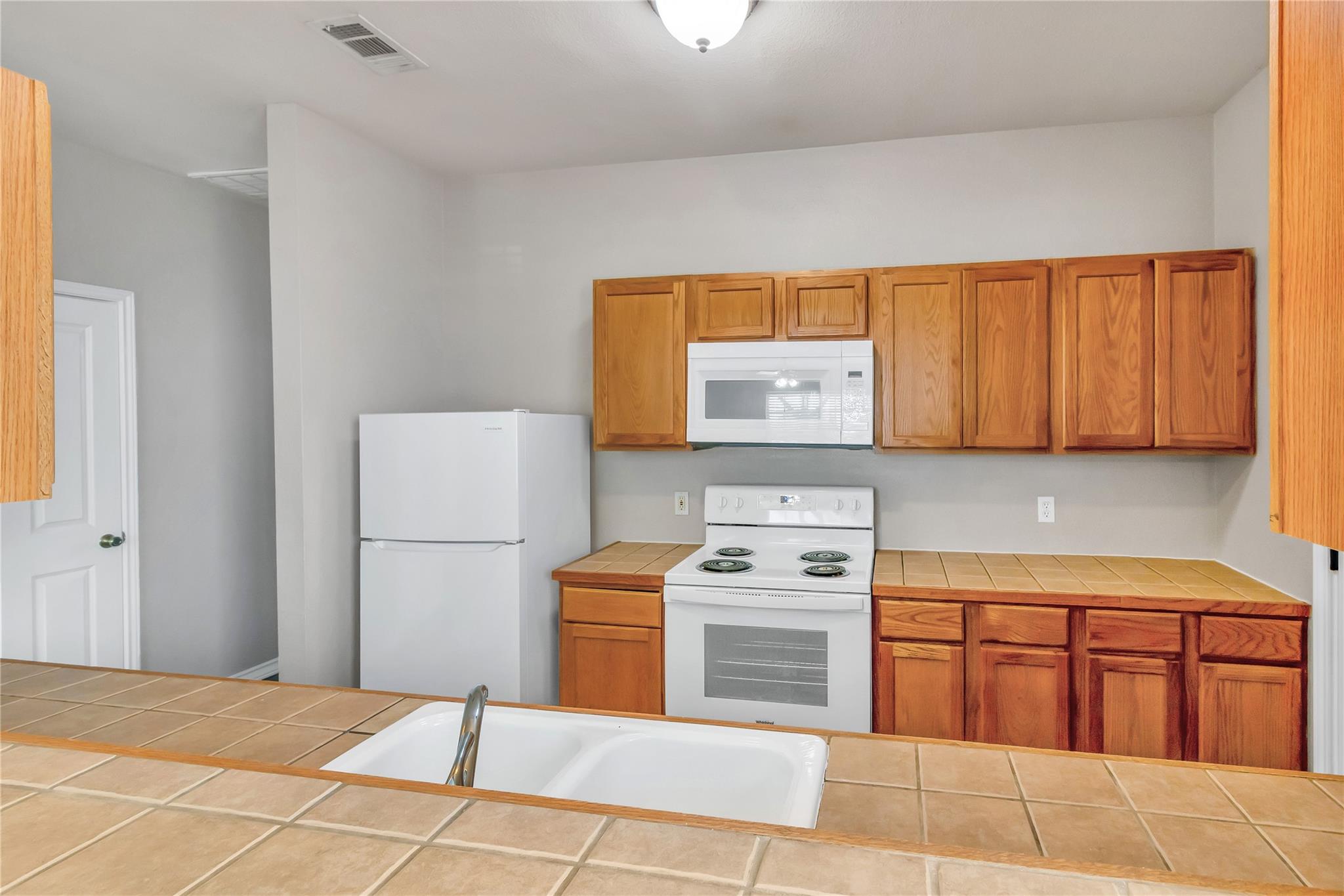200 Sandstone Dr #a Property Photo 9