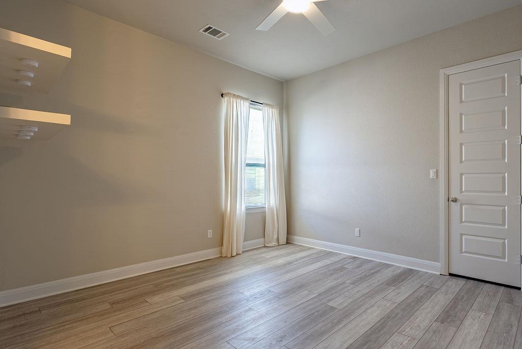 205 Barefoot Park Ln Property Photo 8