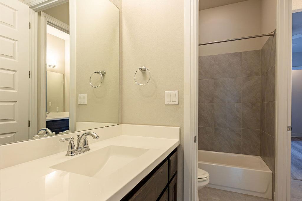 205 Barefoot Park Ln Property Photo 9