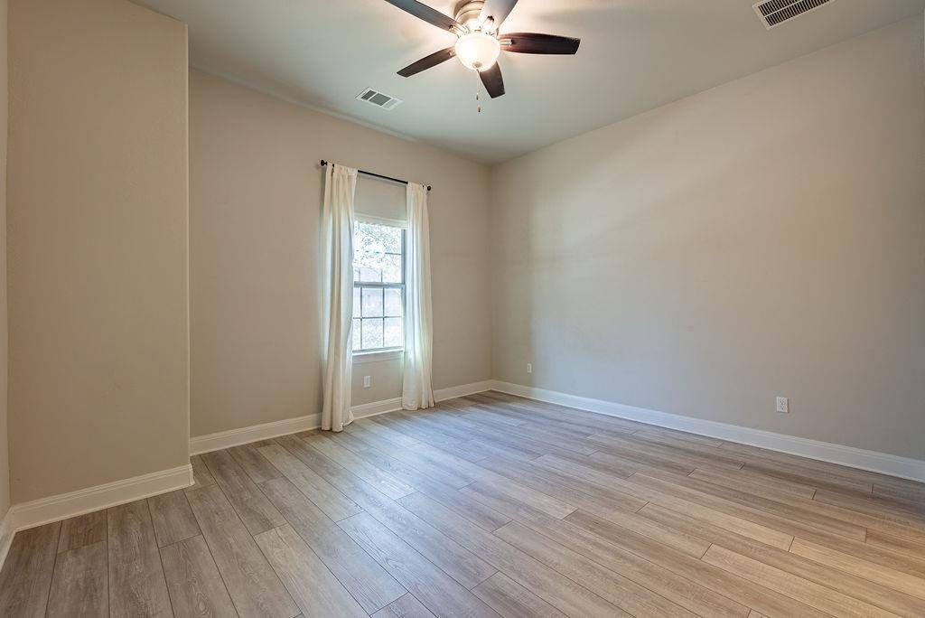 205 Barefoot Park Ln Property Photo 11