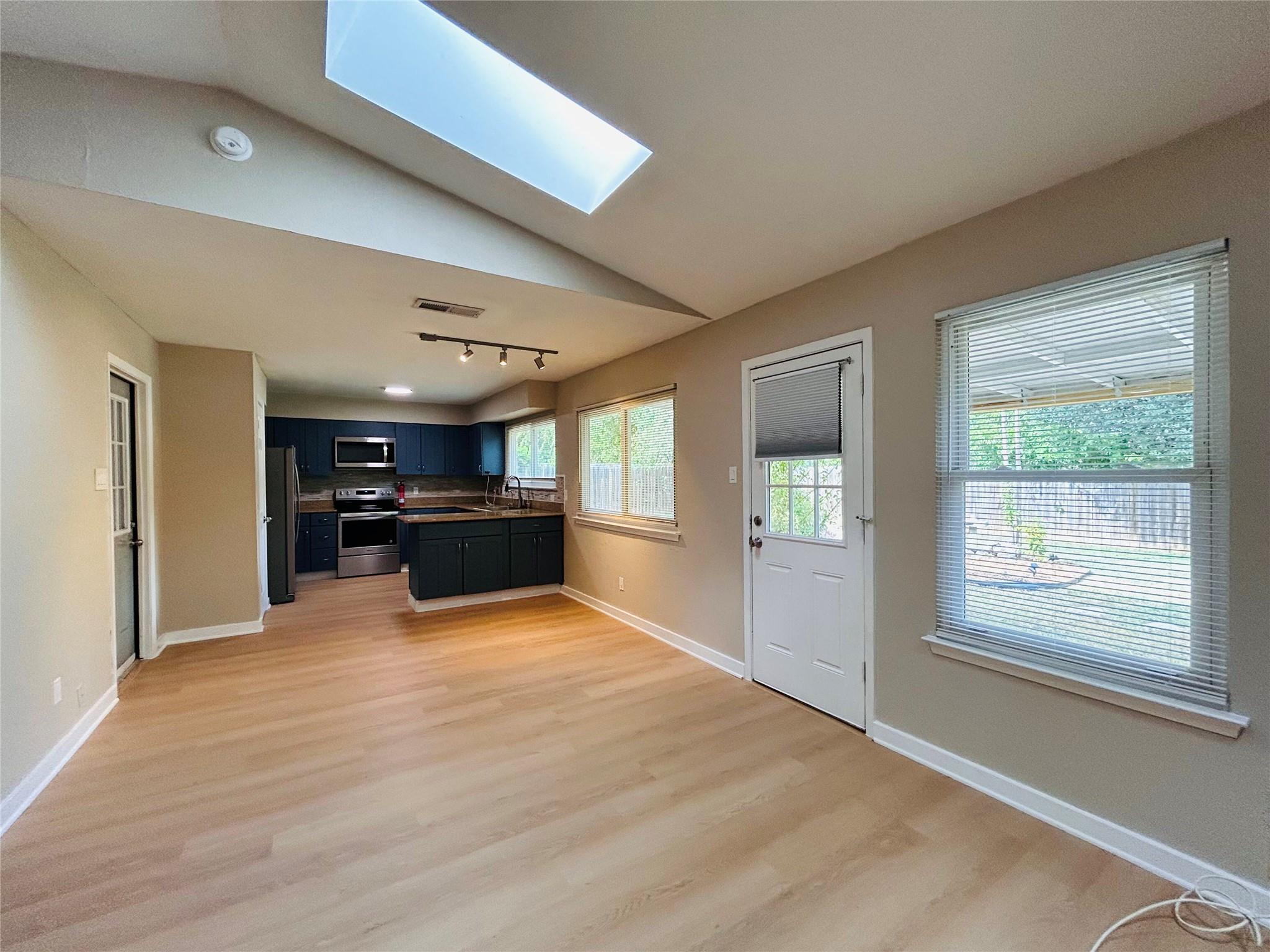 2608 Cypress Ln Property Photo 4
