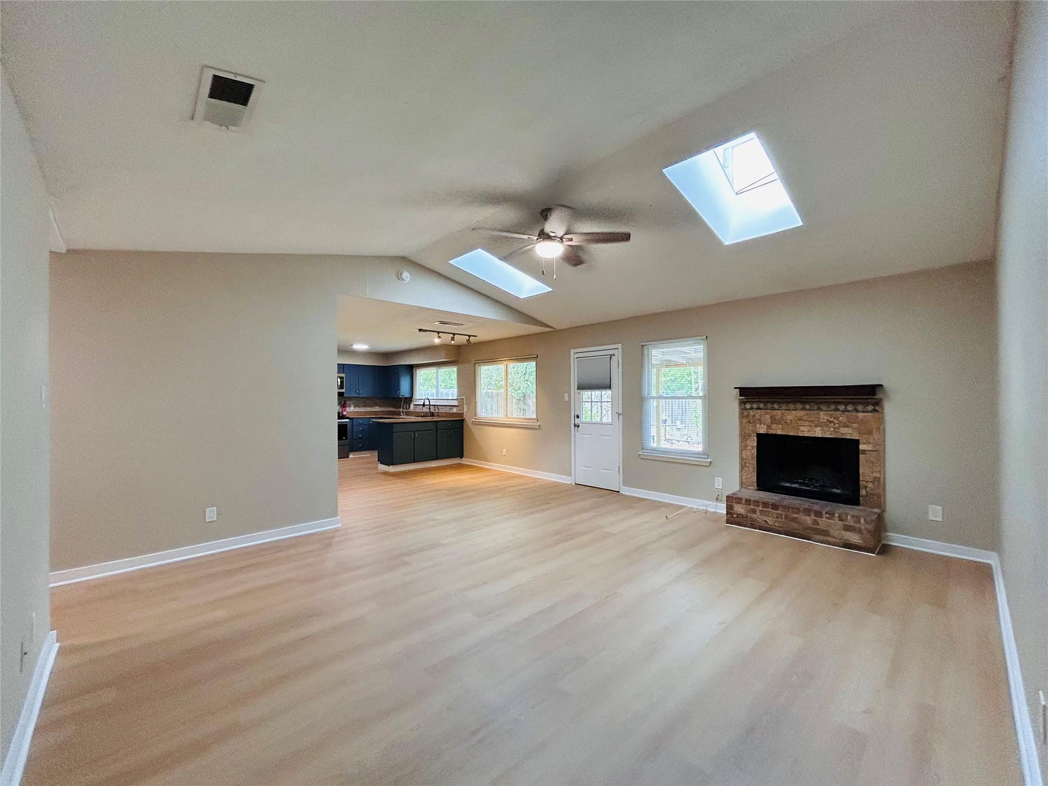 2608 Cypress Ln Property Photo 5