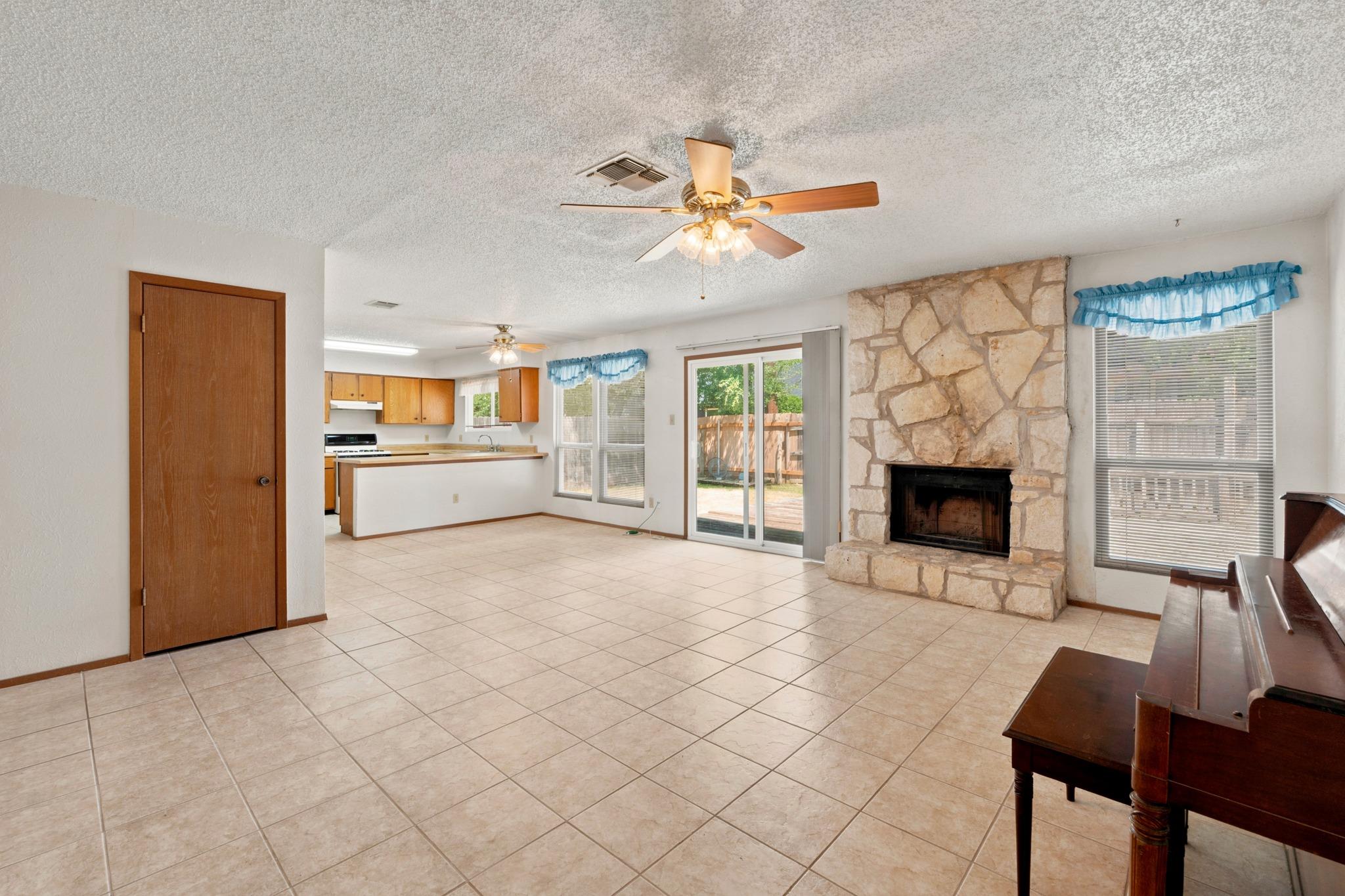 3102 Jeanne Marie Ct Property Photo 5