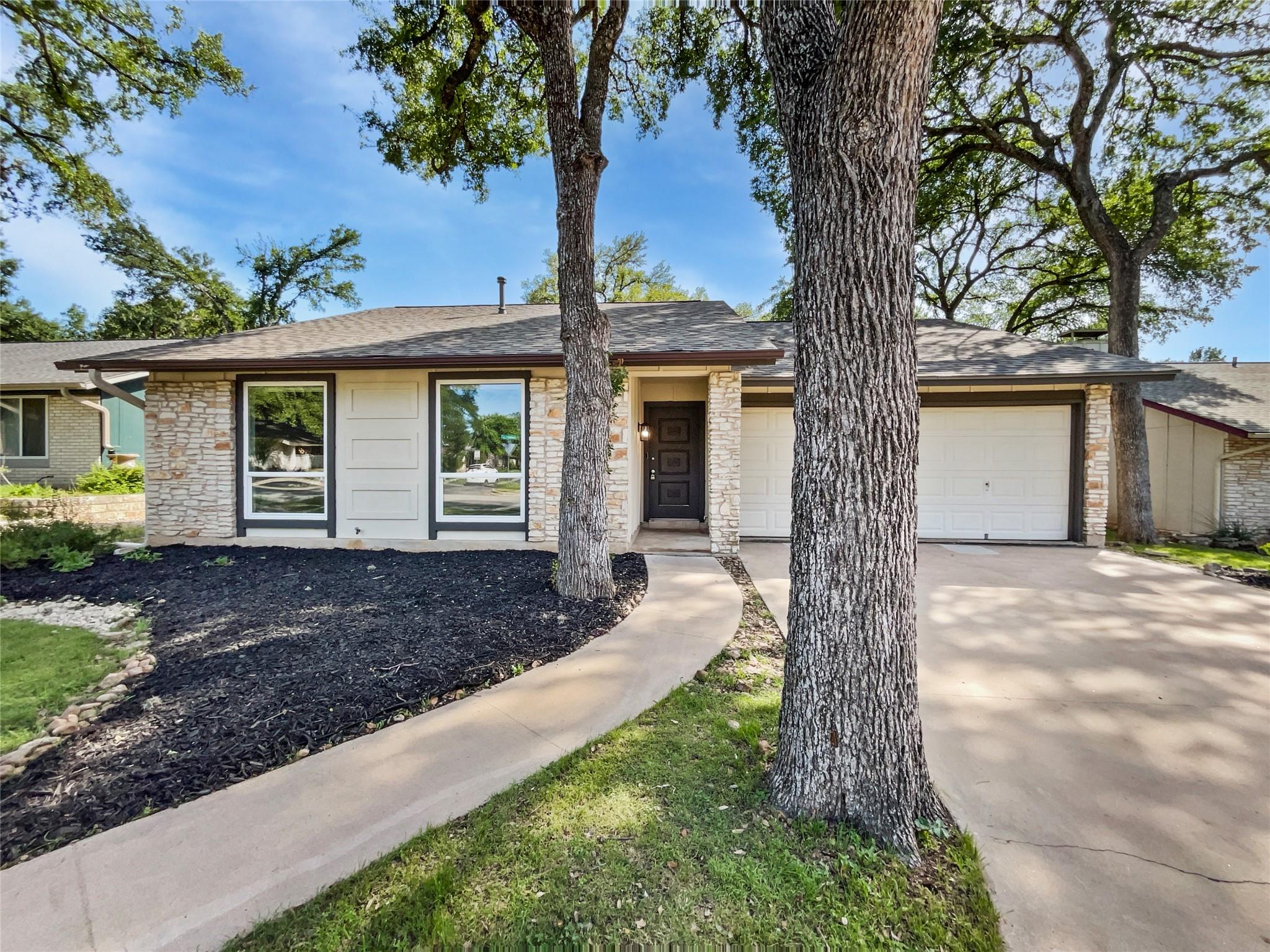 2505 Campden Dr Property Photo 1
